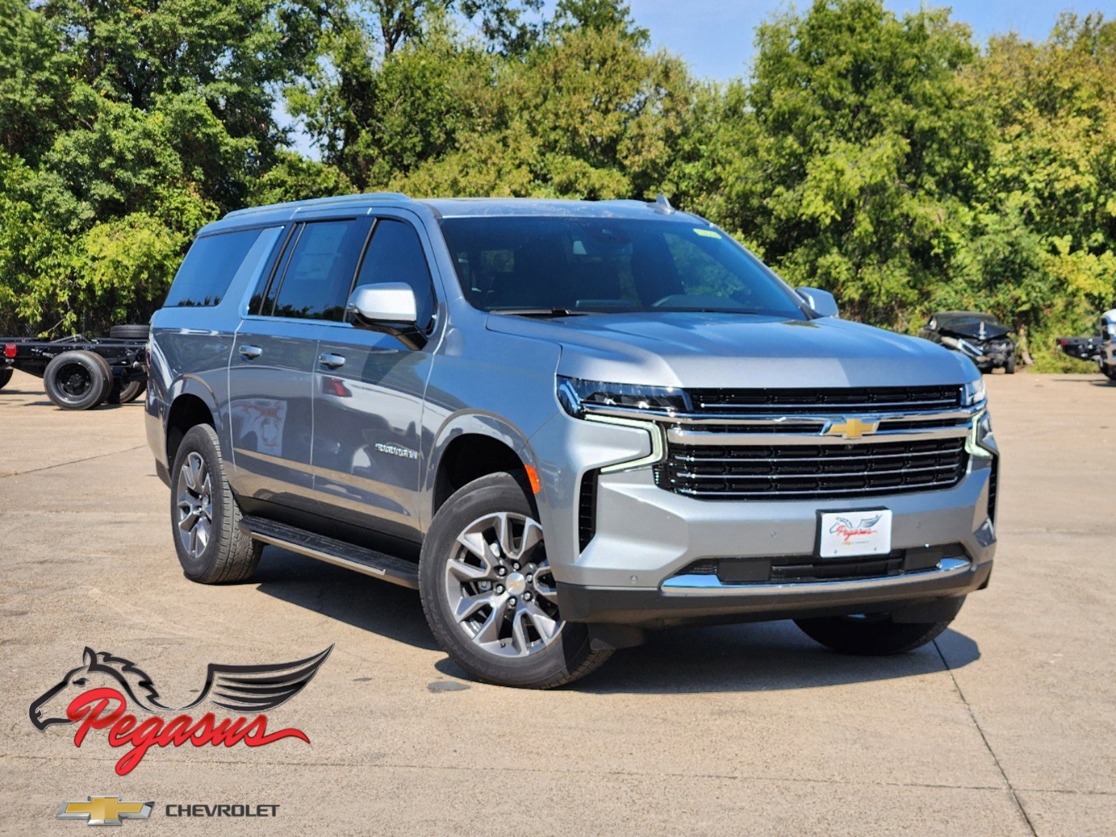 2024 Chevrolet Suburban LT 1