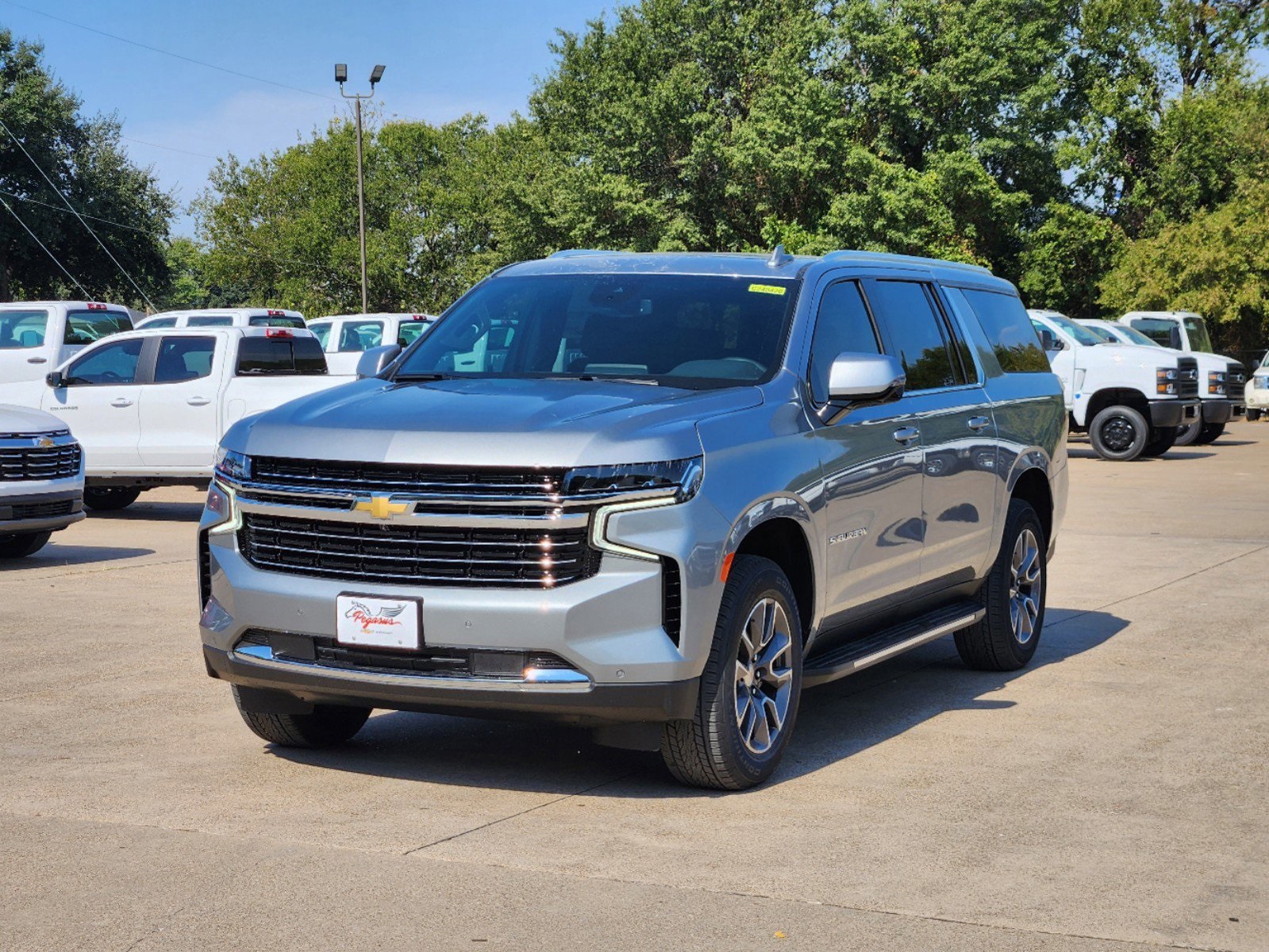 2024 Chevrolet Suburban LT 2