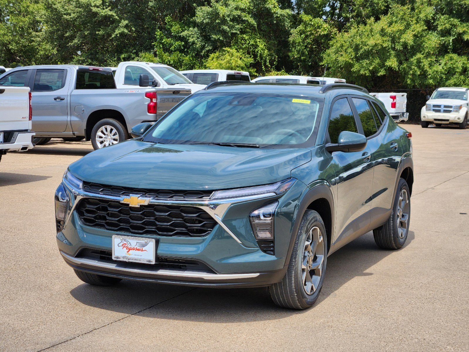 2025 Chevrolet Trax LT 2