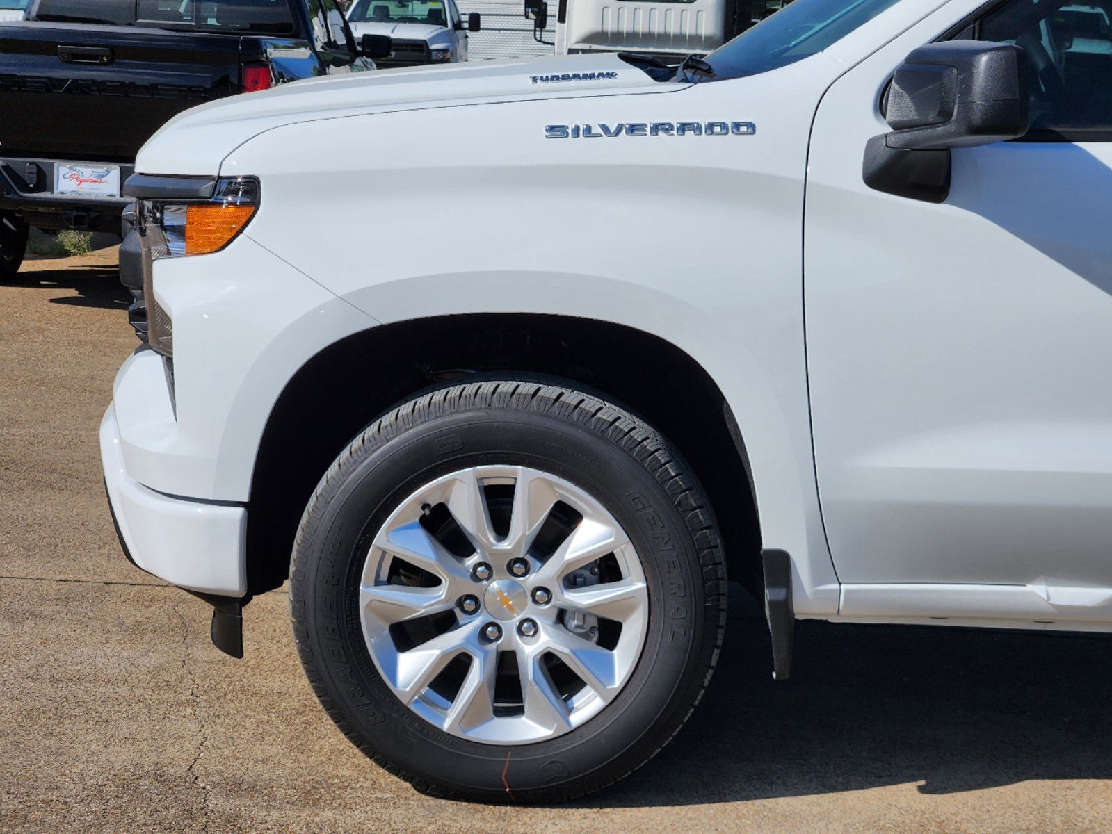 2025 Chevrolet Silverado 1500 Custom 8