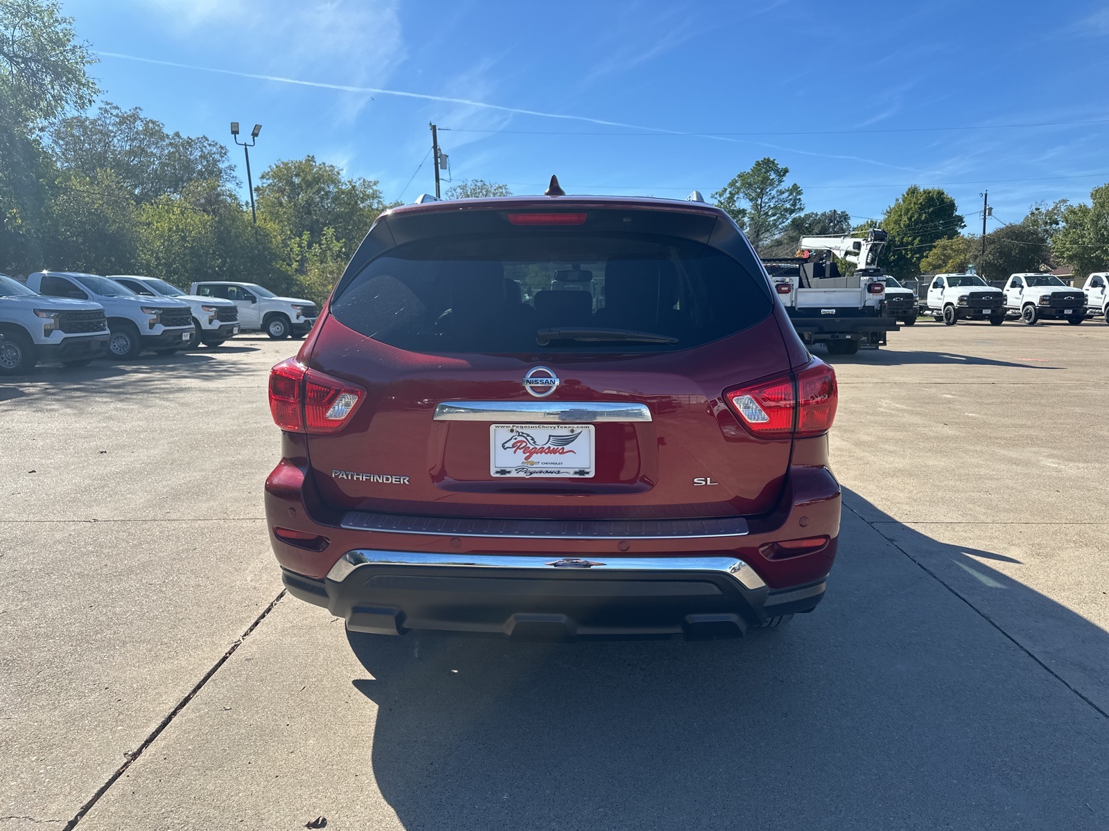 2019 Nissan Pathfinder SL 4