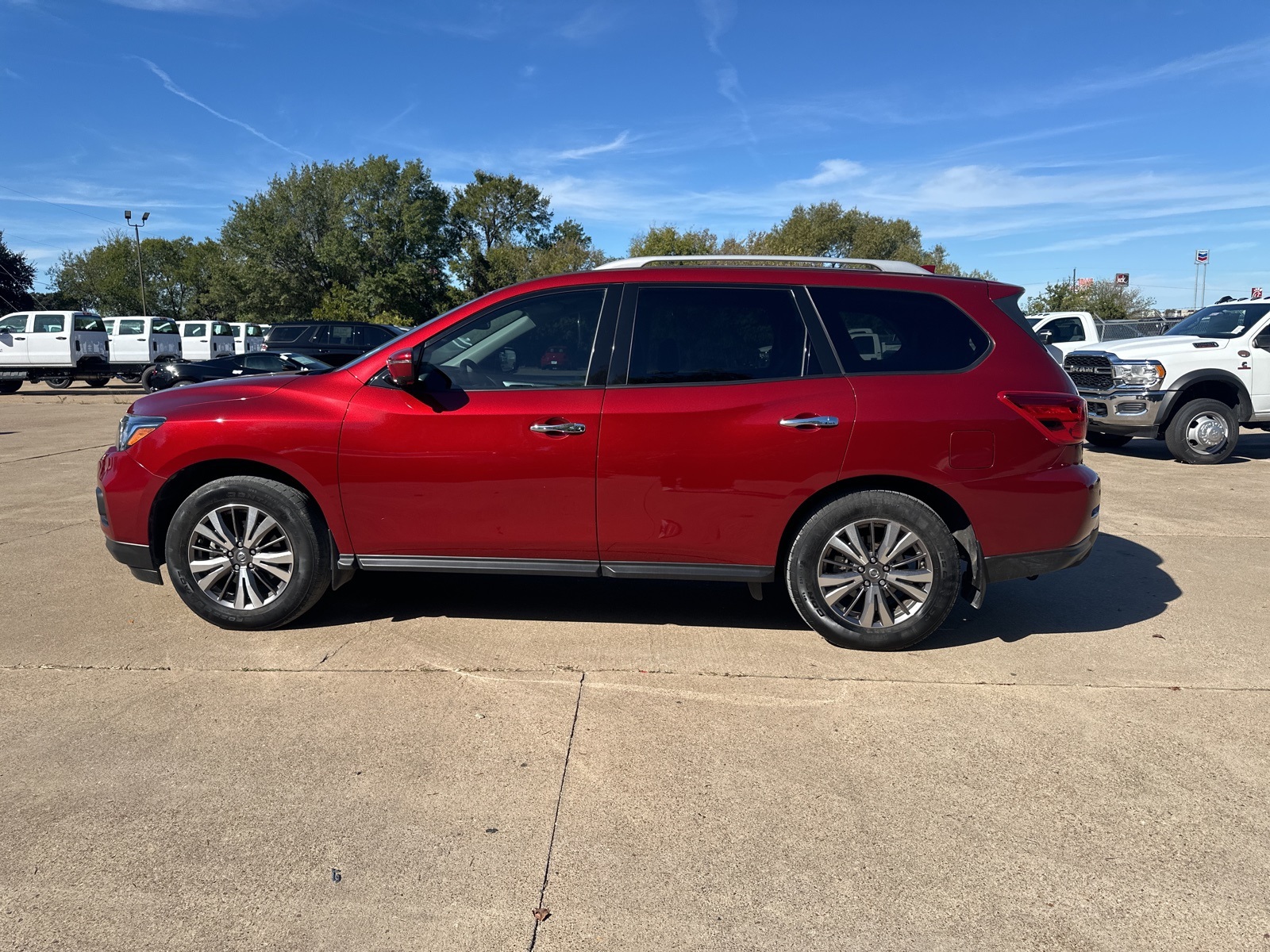 2019 Nissan Pathfinder SL 5