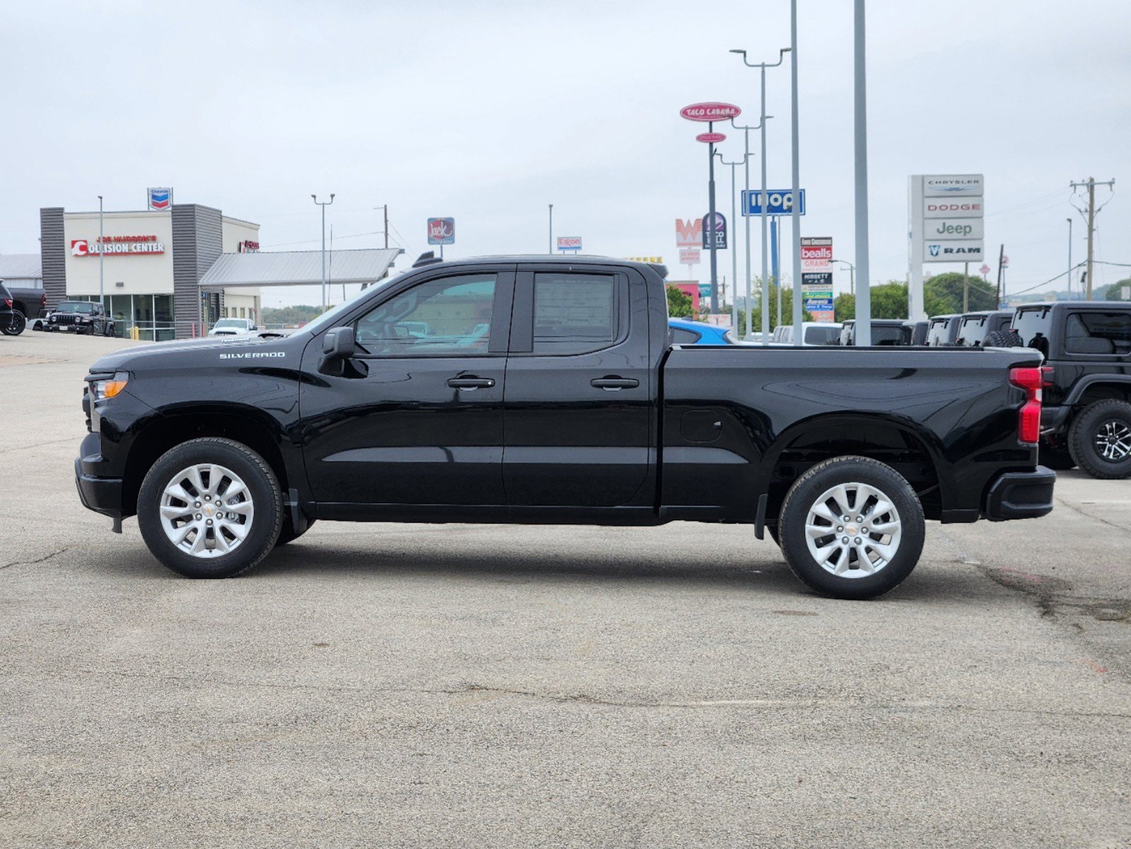 2025 Chevrolet Silverado 1500 Custom 3