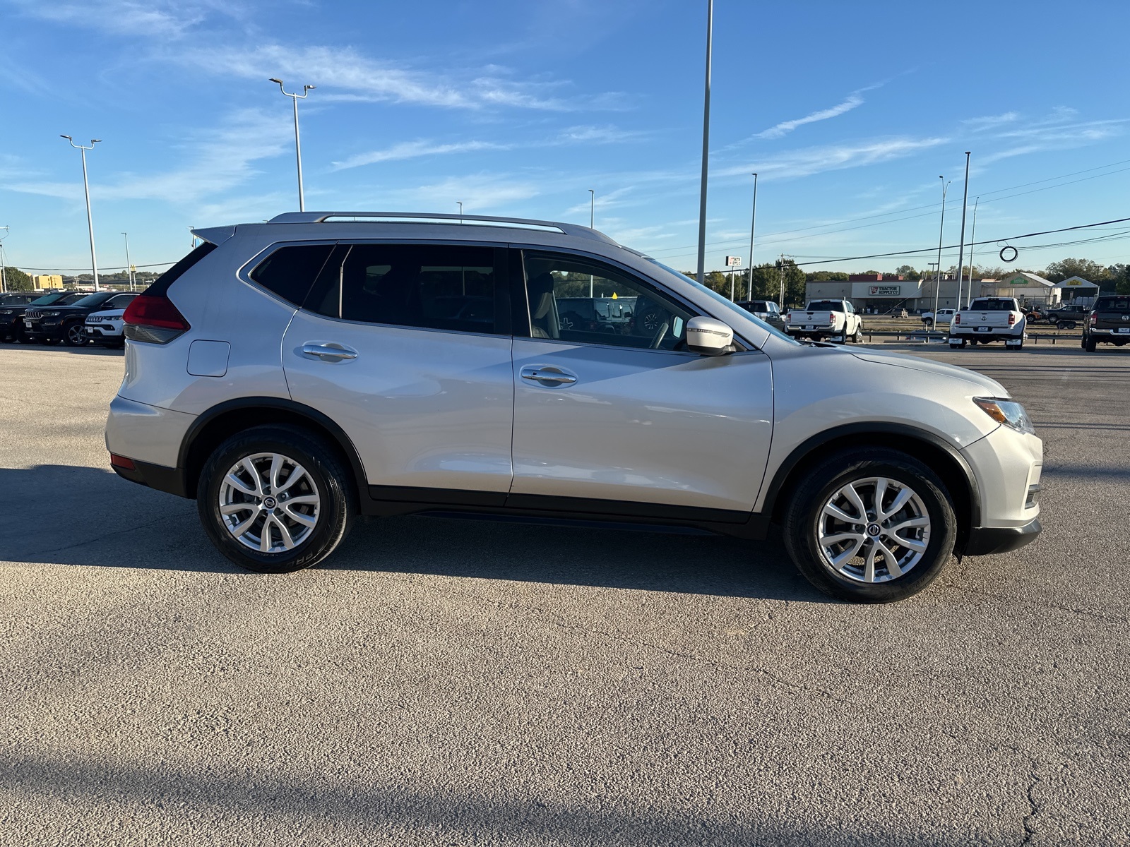 2019 Nissan Rogue SV 3