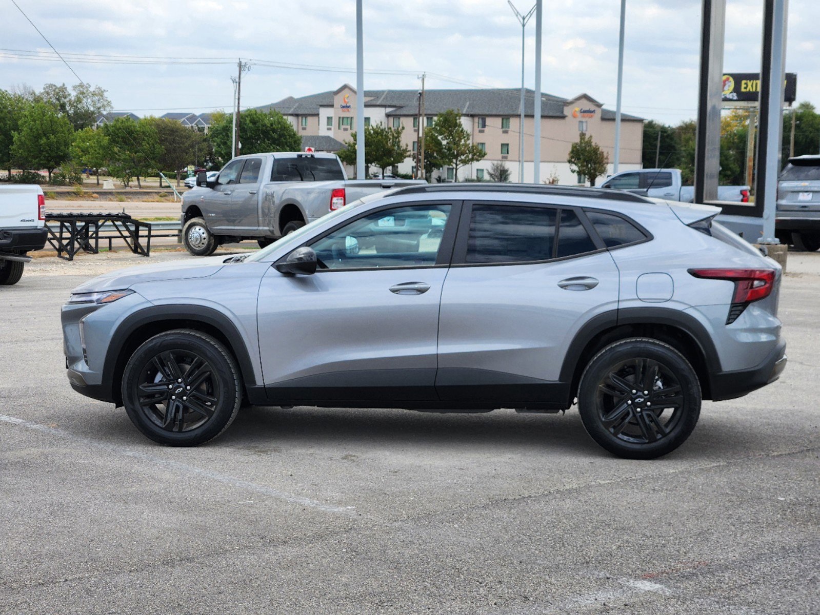 2025 Chevrolet Trax ACTIV 3