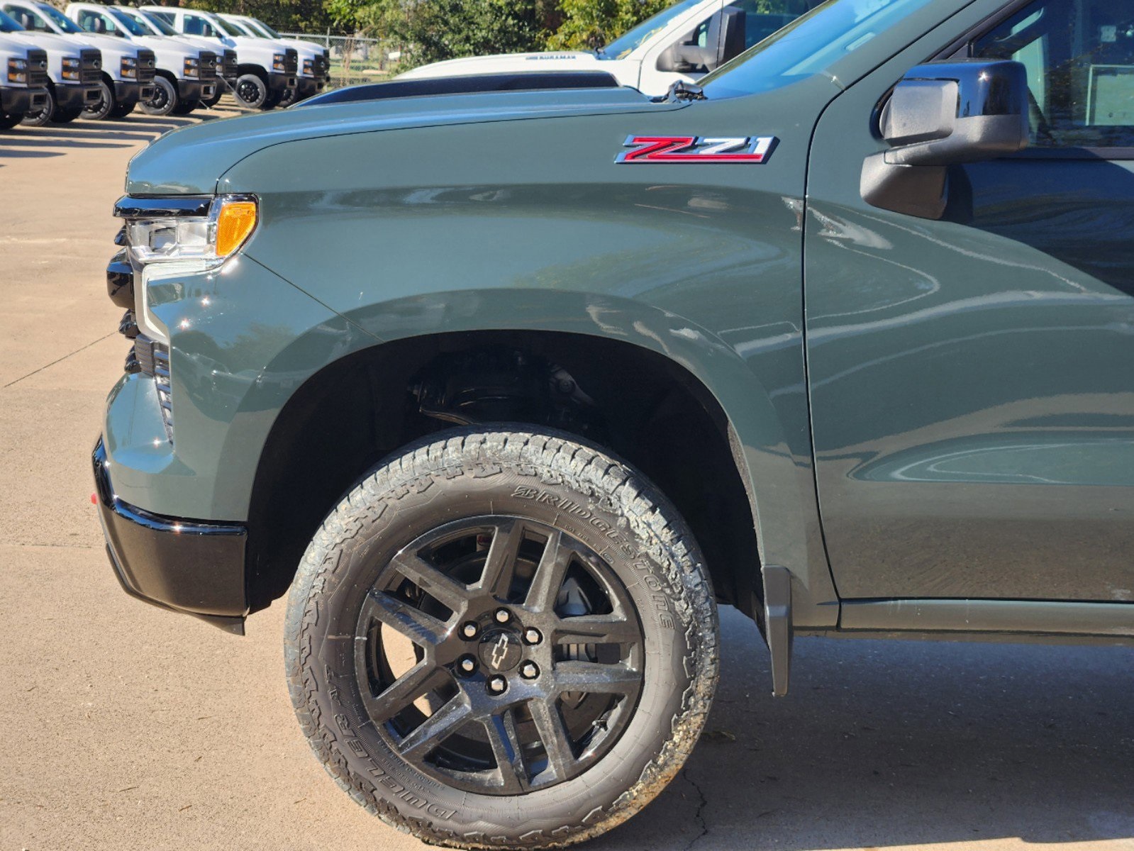 2025 Chevrolet Silverado 1500 LT Trail Boss 8