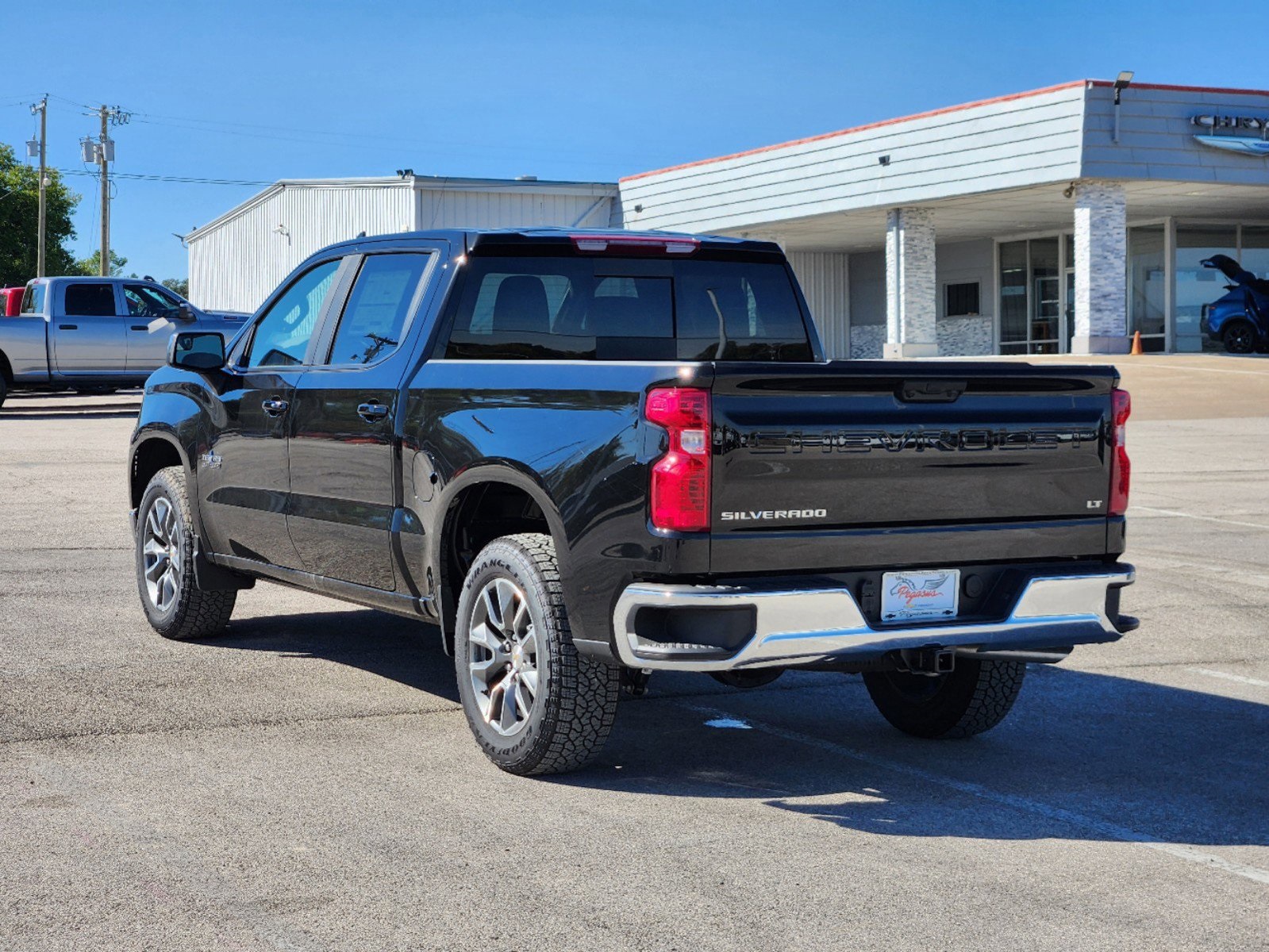 2025 Chevrolet Silverado 1500 LT 4