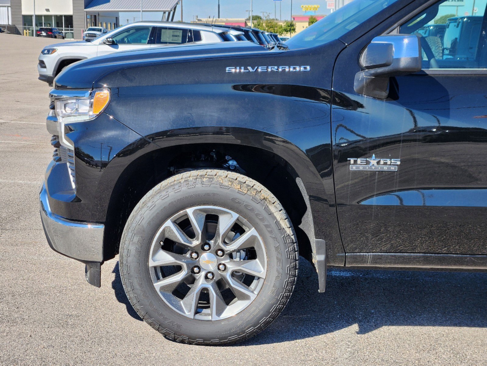 2025 Chevrolet Silverado 1500 LT 8