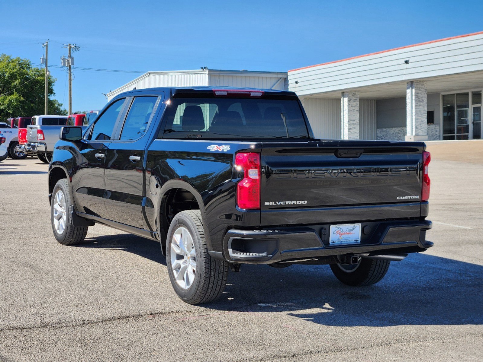 2025 Chevrolet Silverado 1500 Custom 2