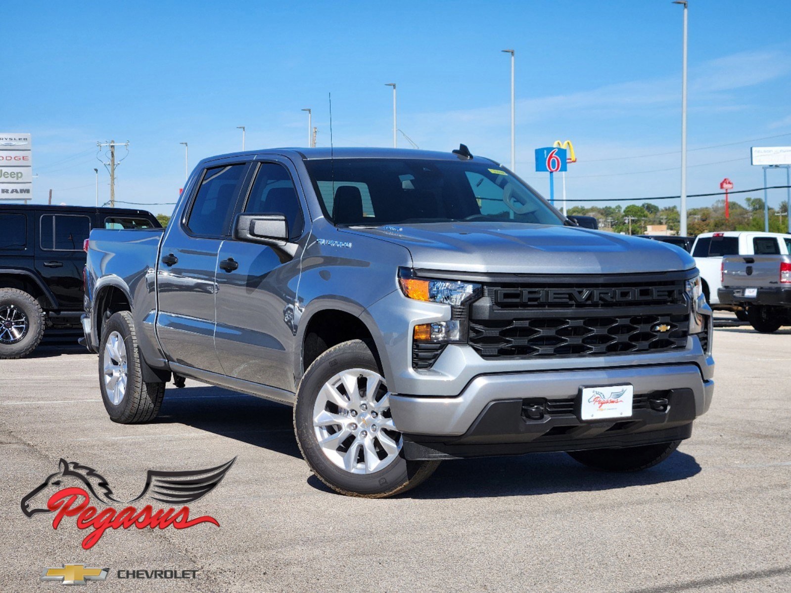 2025 Chevrolet Silverado 1500 Custom 1