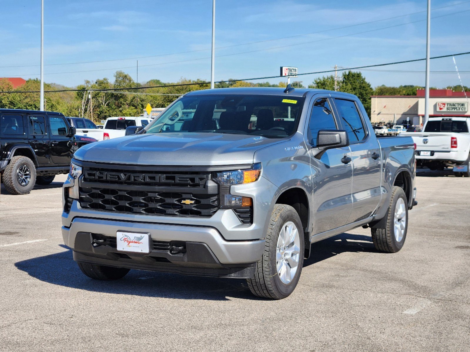 2025 Chevrolet Silverado 1500 Custom 2