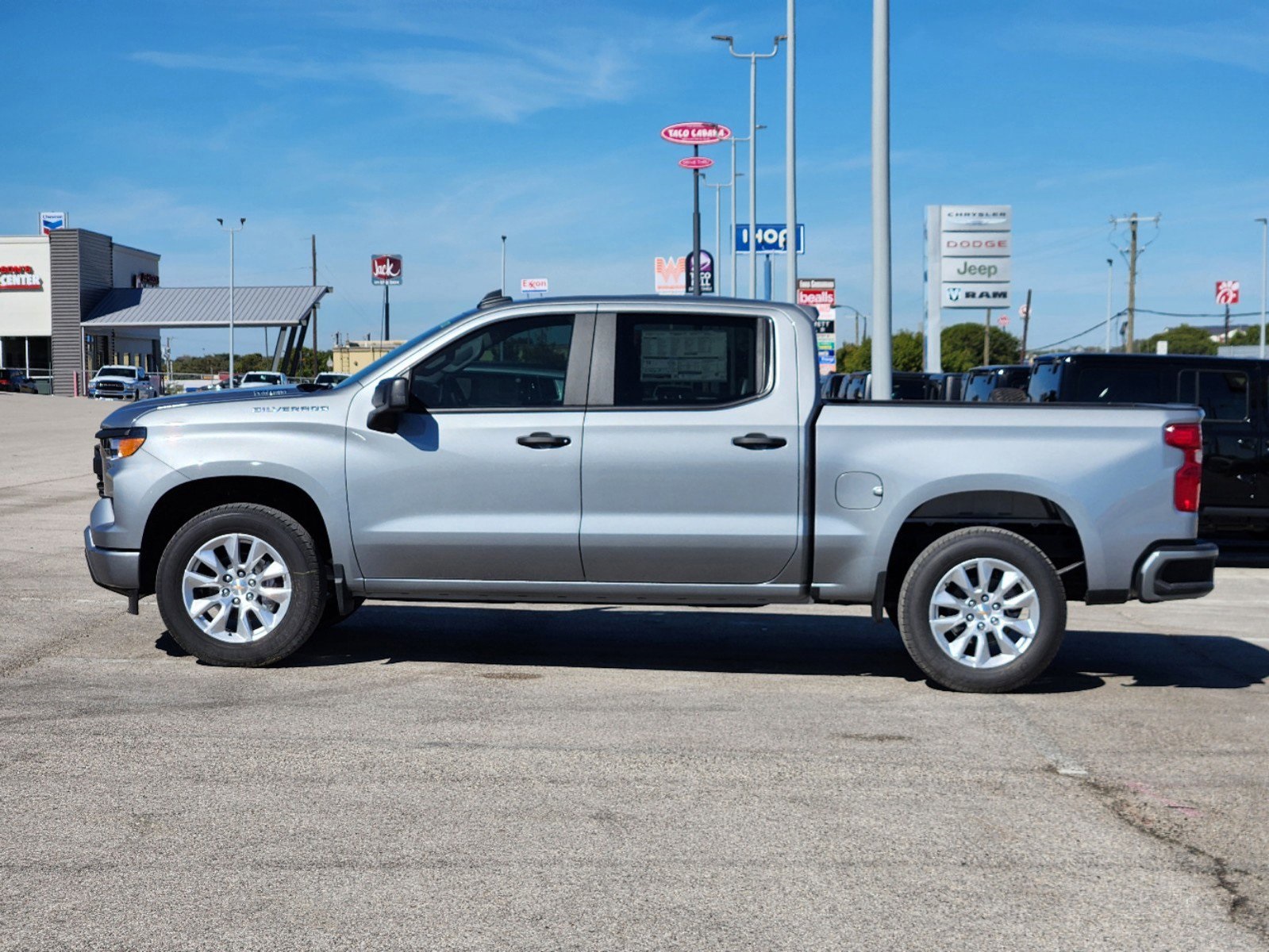 2025 Chevrolet Silverado 1500 Custom 3