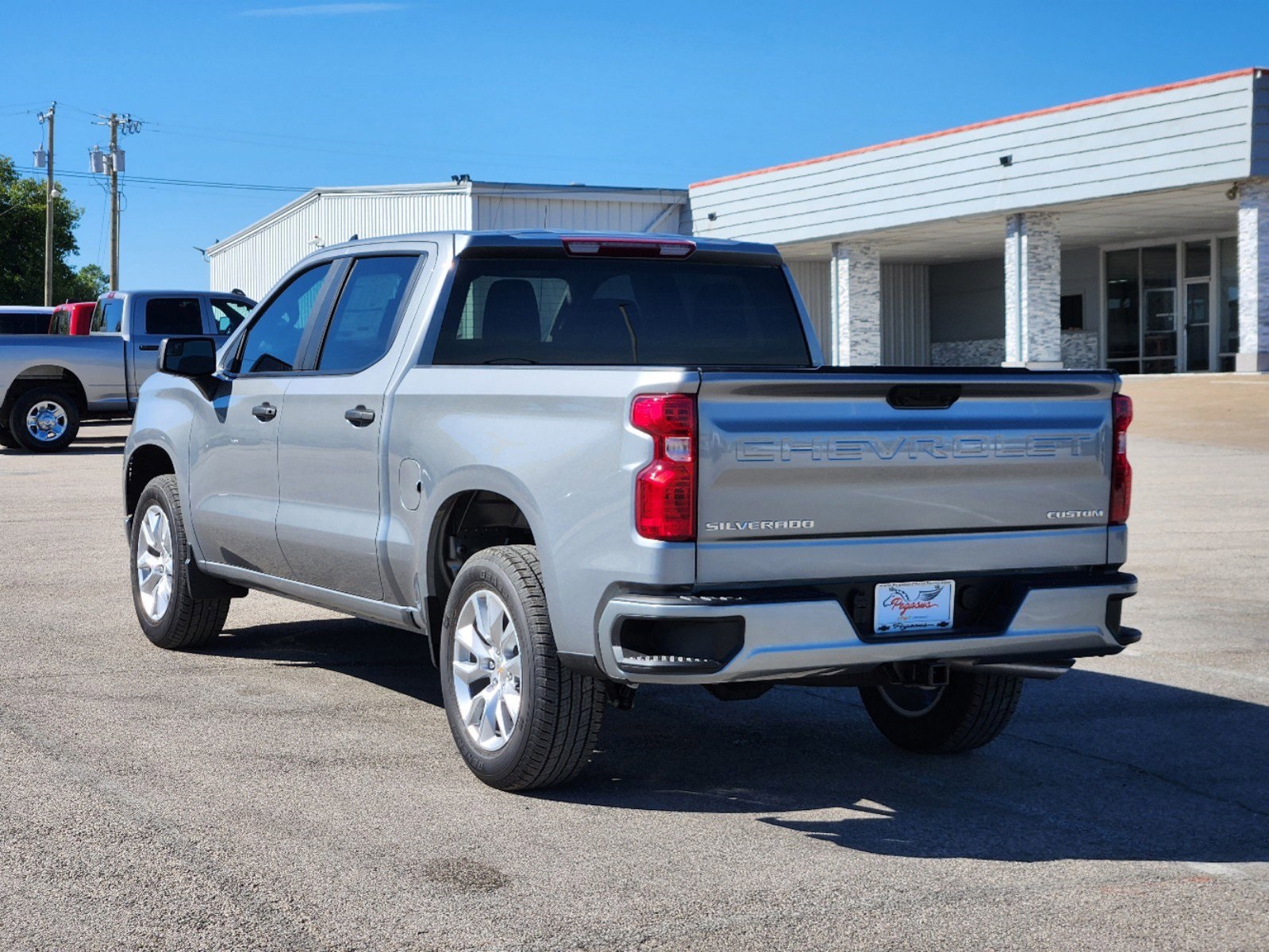 2025 Chevrolet Silverado 1500 Custom 4