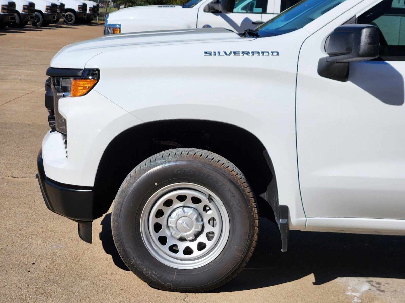 2025 Chevrolet Silverado 1500 WT 8