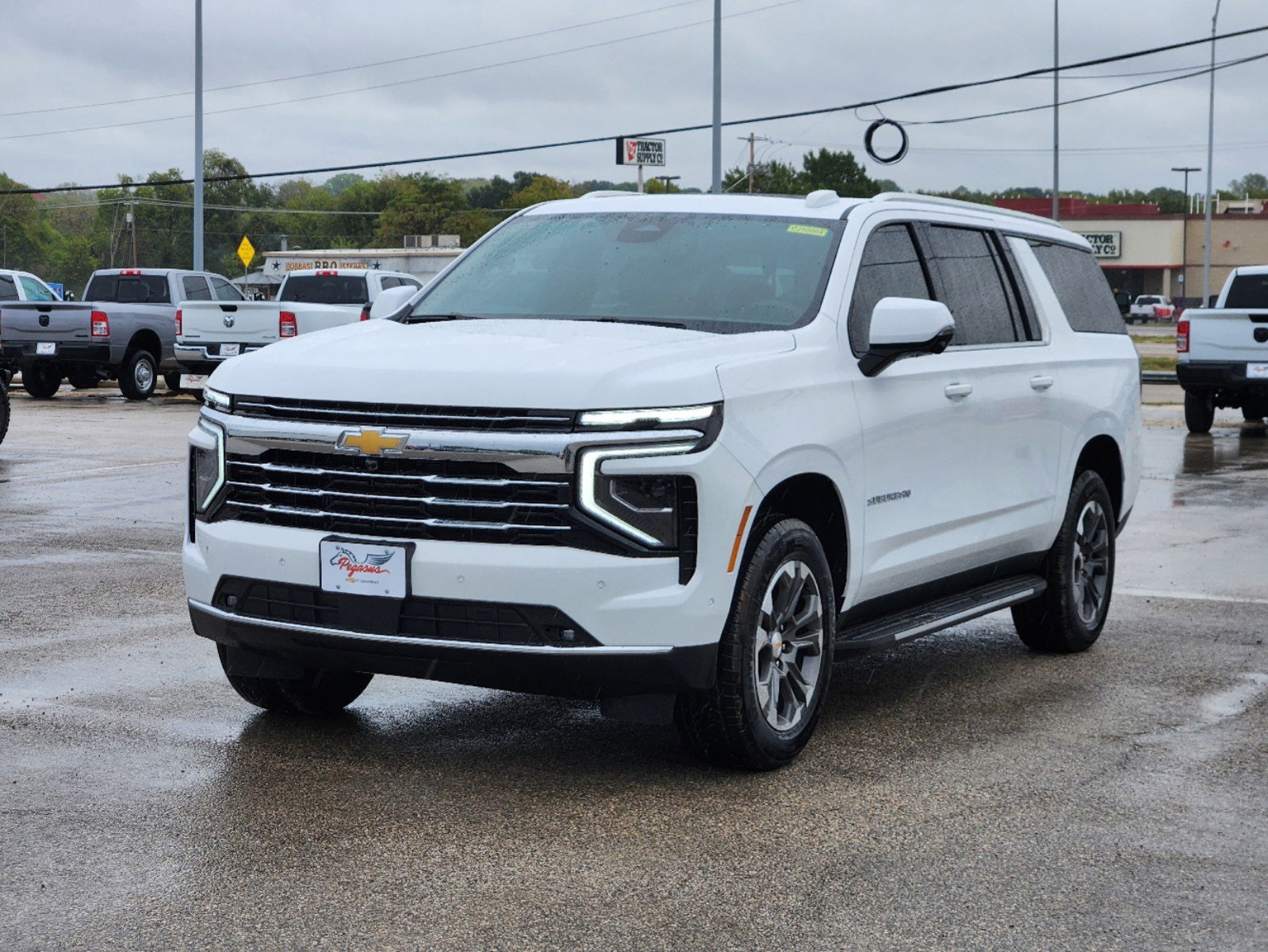 2025 Chevrolet Suburban LT 2