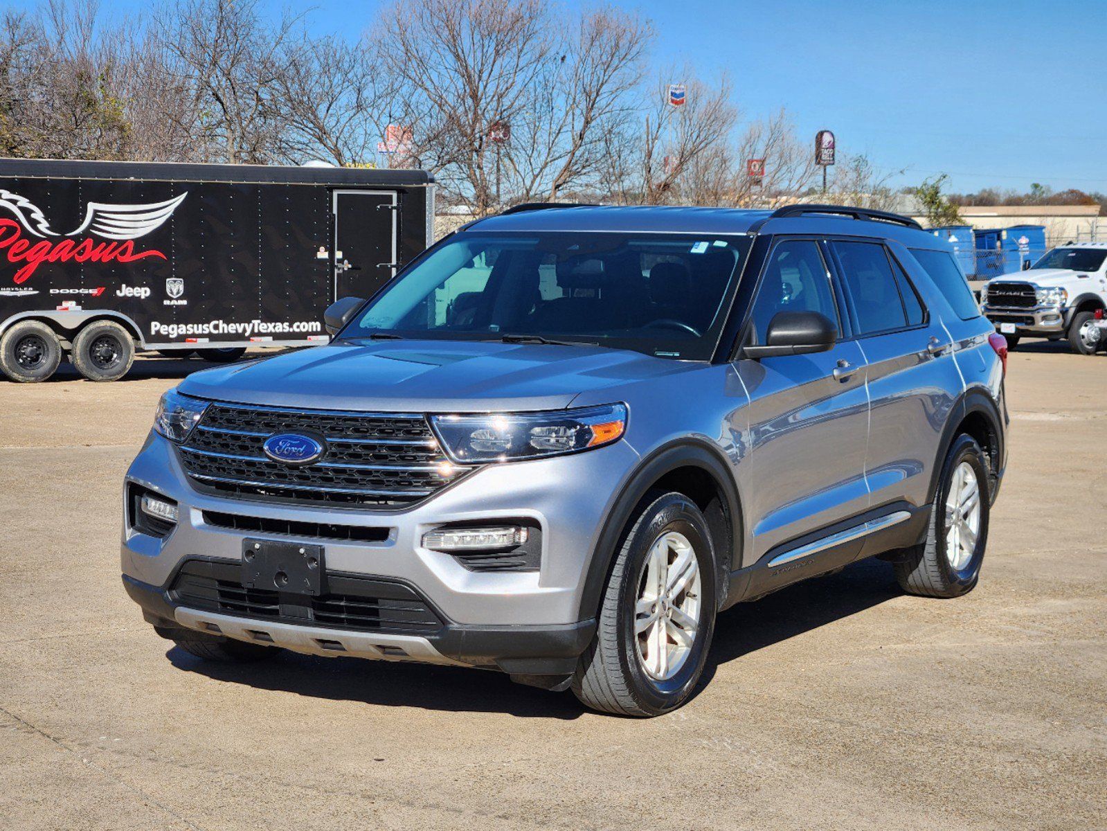 2022 Ford Explorer XLT 2