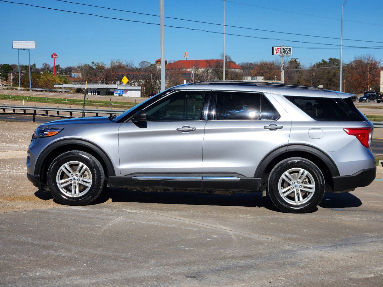 2022 Ford Explorer XLT 3