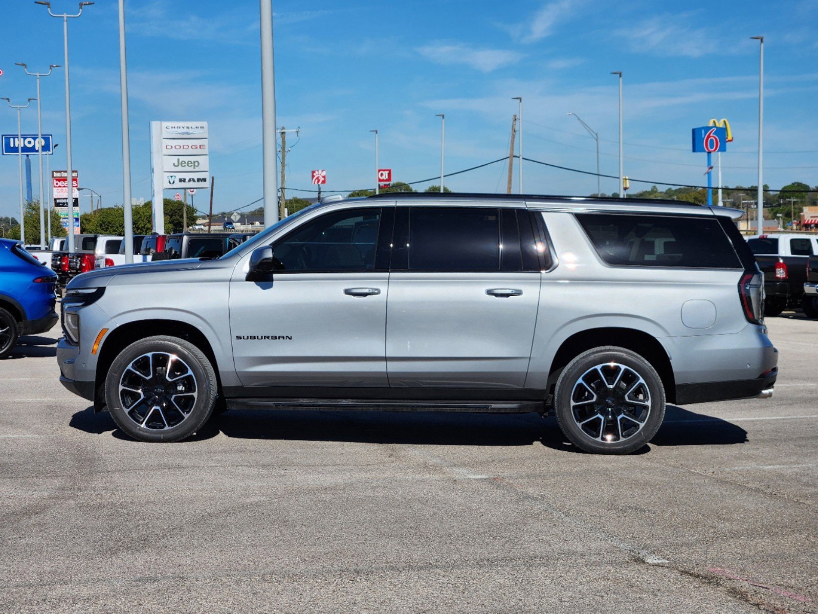 2025 Chevrolet Suburban RST 3