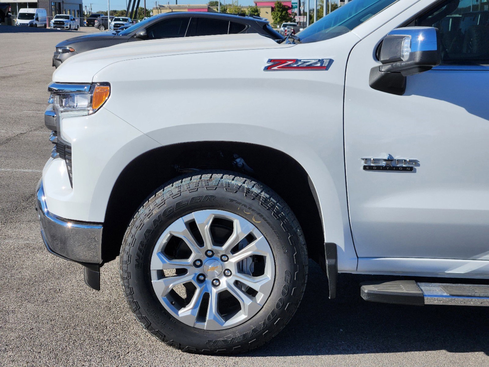 2025 Chevrolet Silverado 1500 LTZ 8