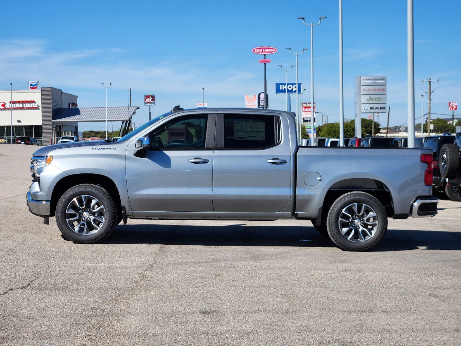 2025 Chevrolet Silverado 1500 LT 3