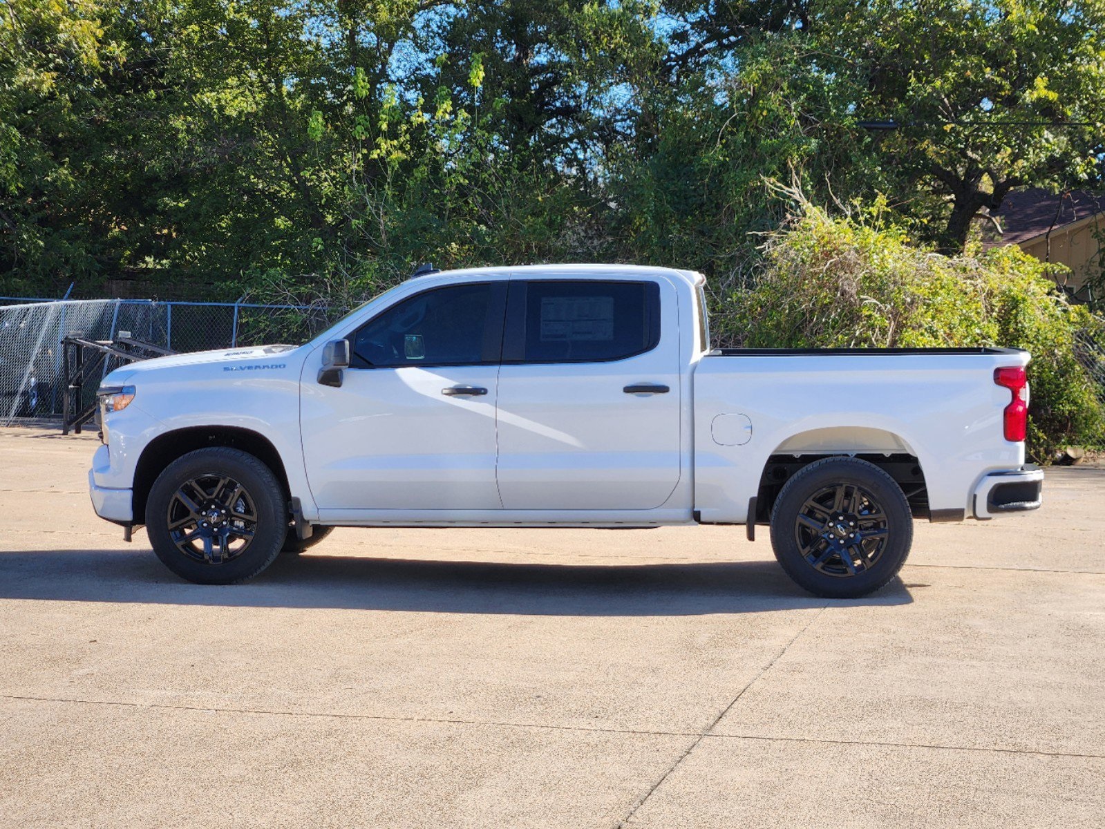 2025 Chevrolet Silverado 1500 Custom 3