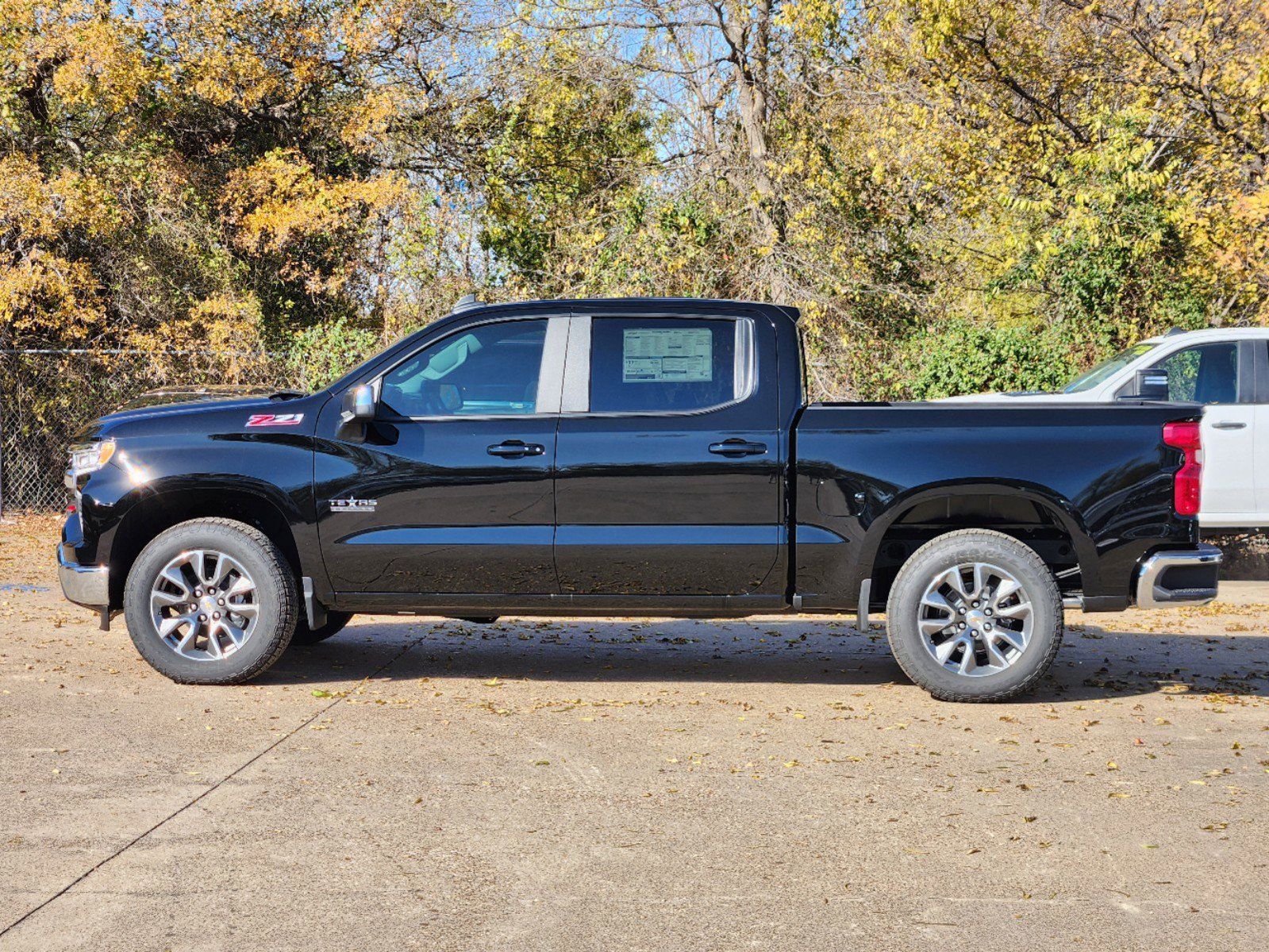 2025 Chevrolet Silverado 1500 LT 3