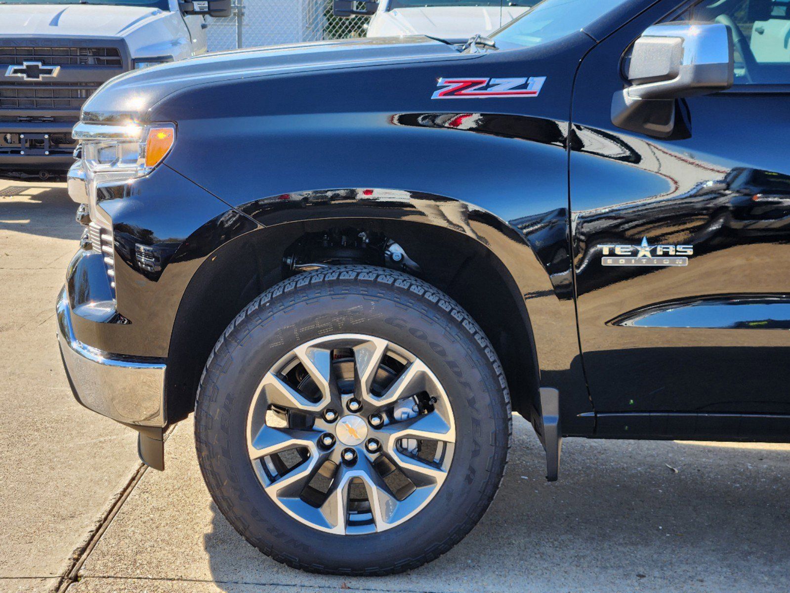 2025 Chevrolet Silverado 1500 LT 8