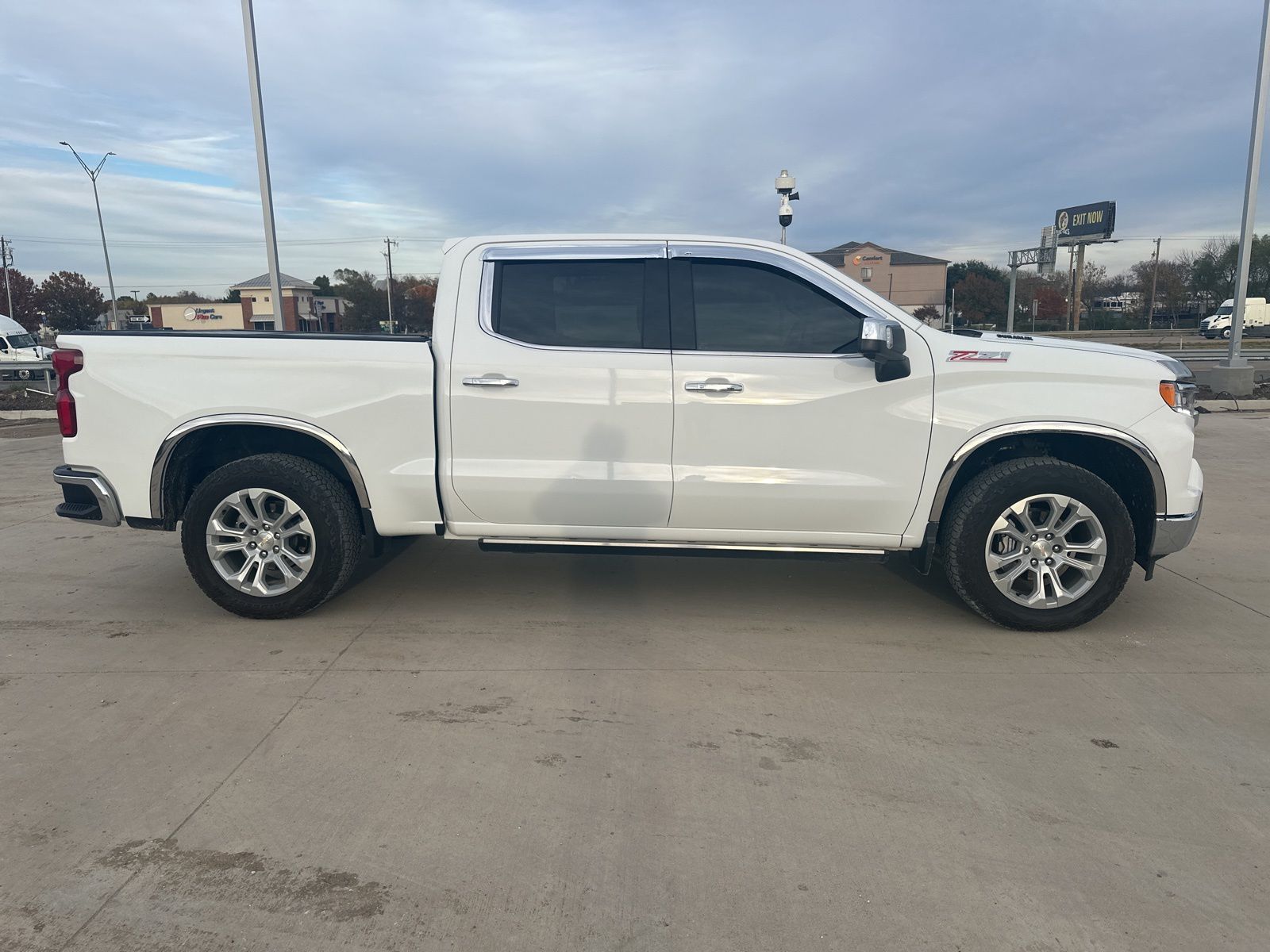 2022 Chevrolet Silverado 1500 LTZ 3