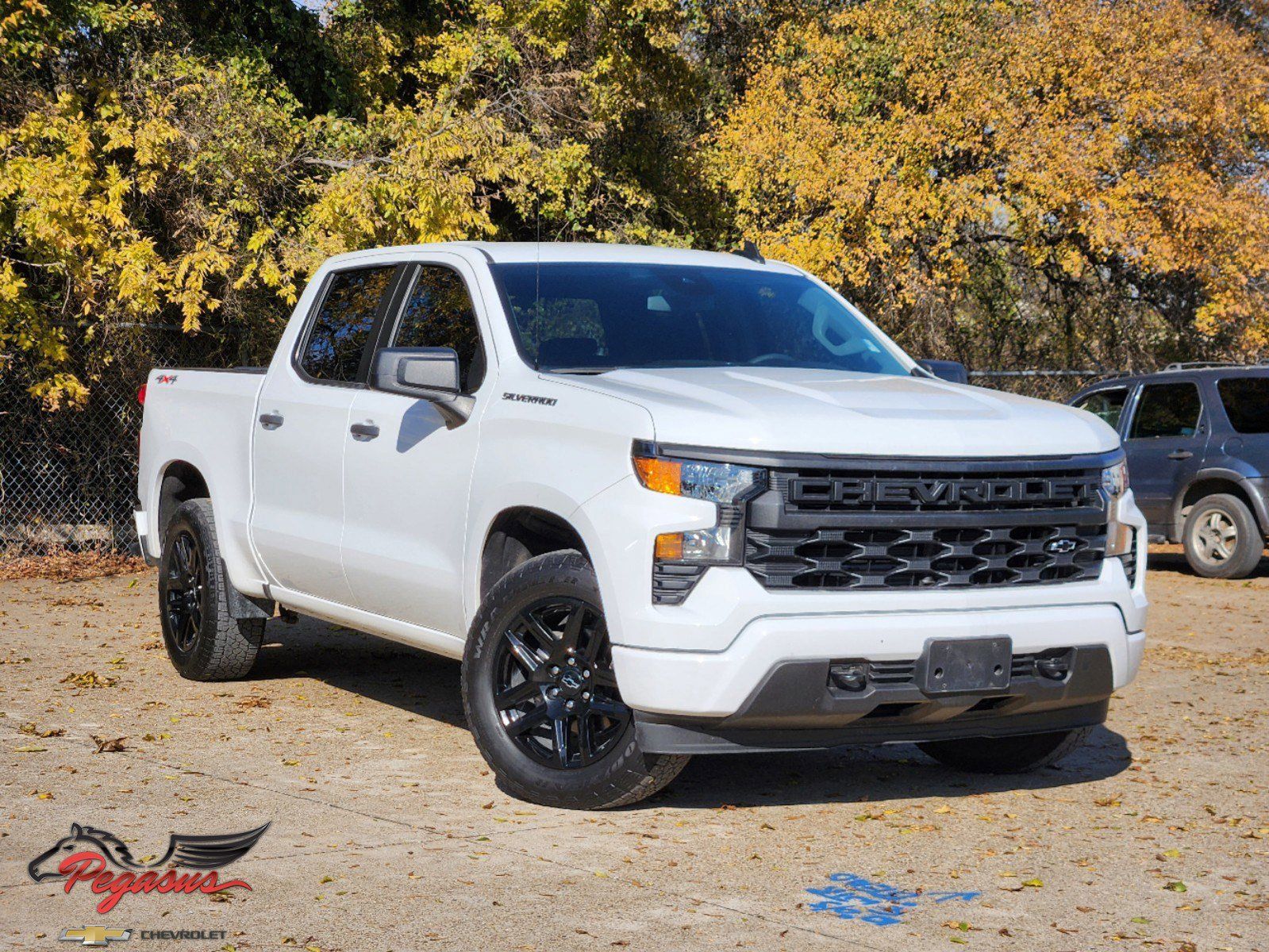 2023 Chevrolet Silverado 1500 Custom 1