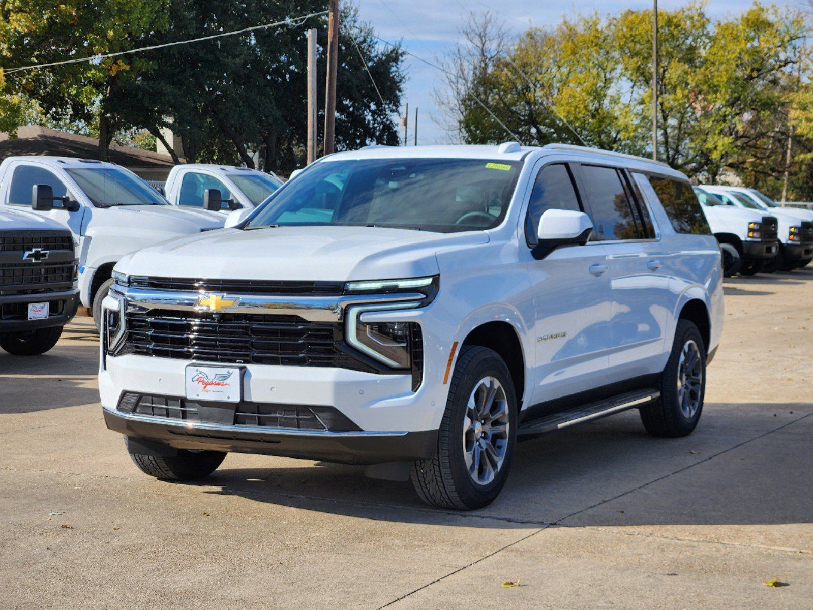 2025 Chevrolet Suburban LS 2