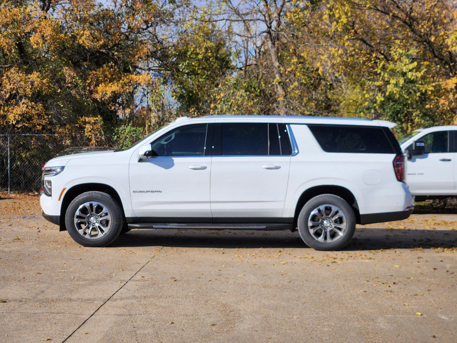 2025 Chevrolet Suburban LS 3