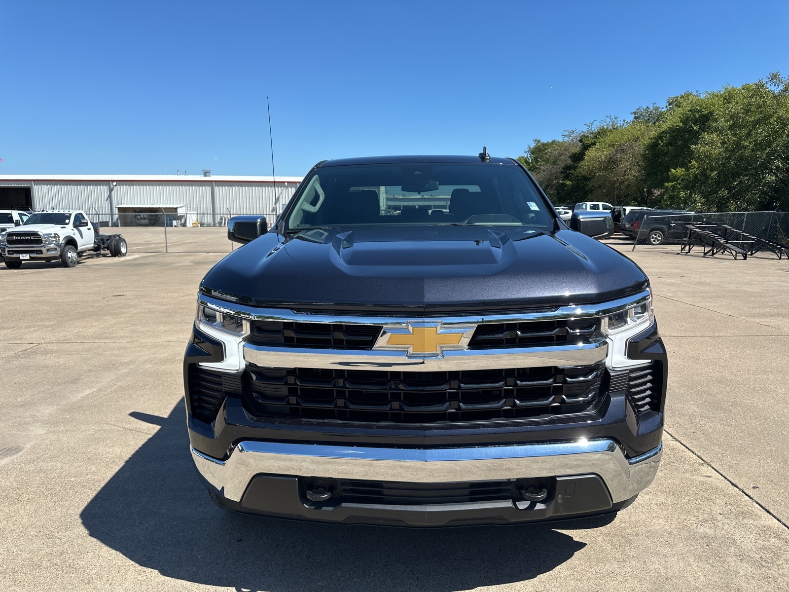 2023 Chevrolet Silverado 1500 LT 2