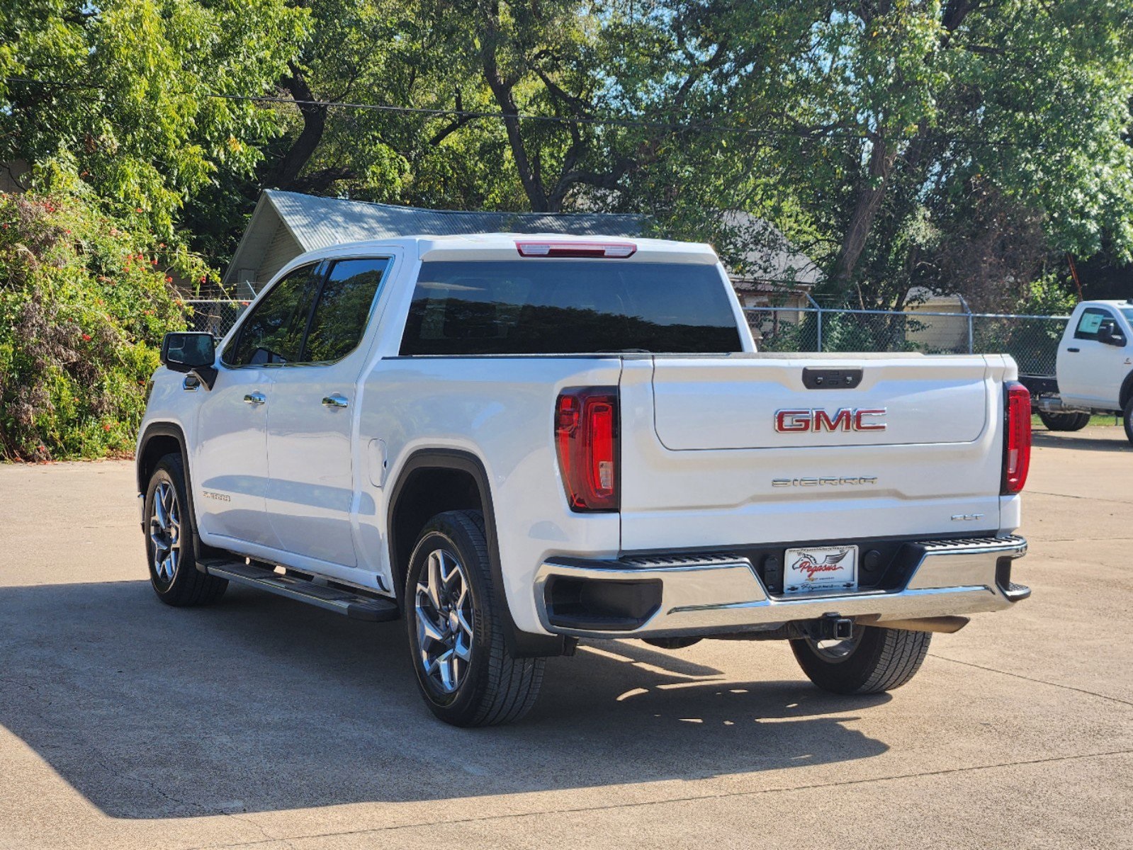 2023 GMC Sierra 1500 SLT 4