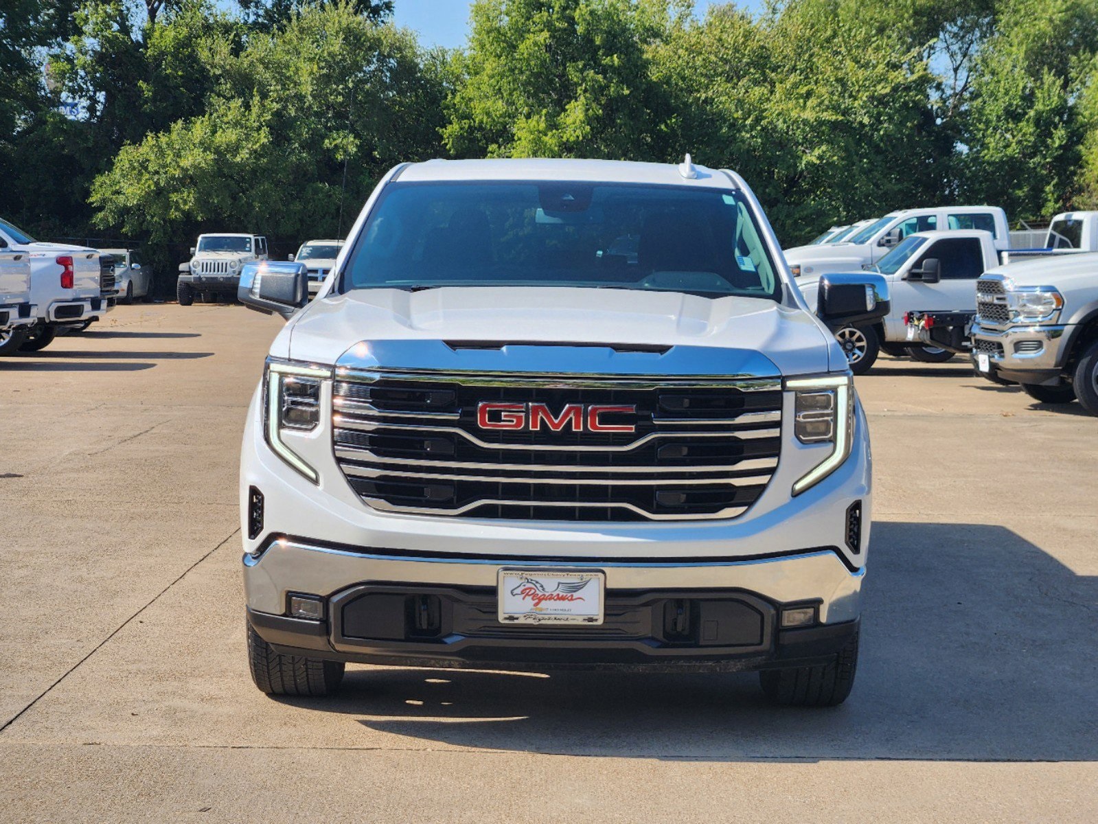 2023 GMC Sierra 1500 SLT 7