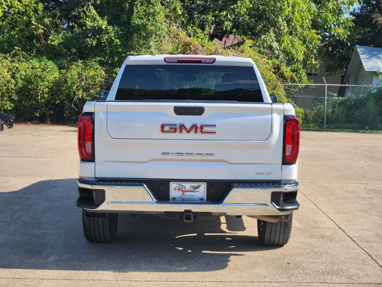 2023 GMC Sierra 1500 SLT 8