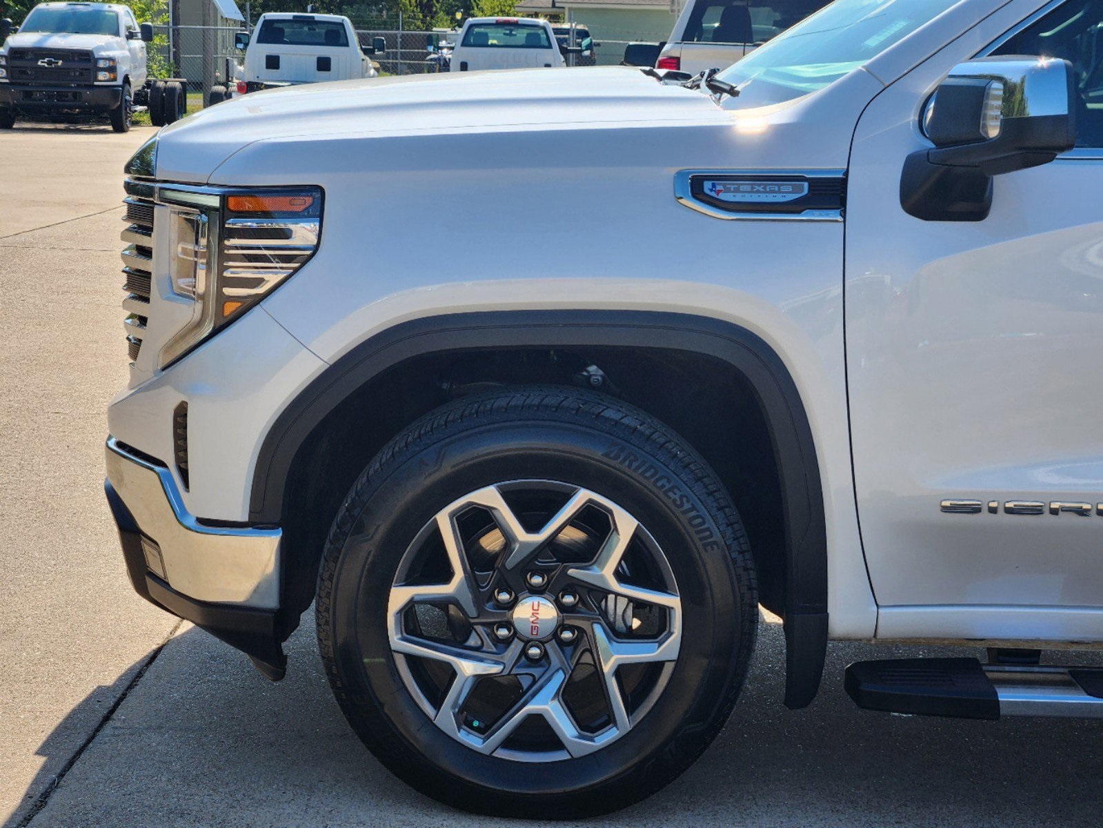 2023 GMC Sierra 1500 SLT 10