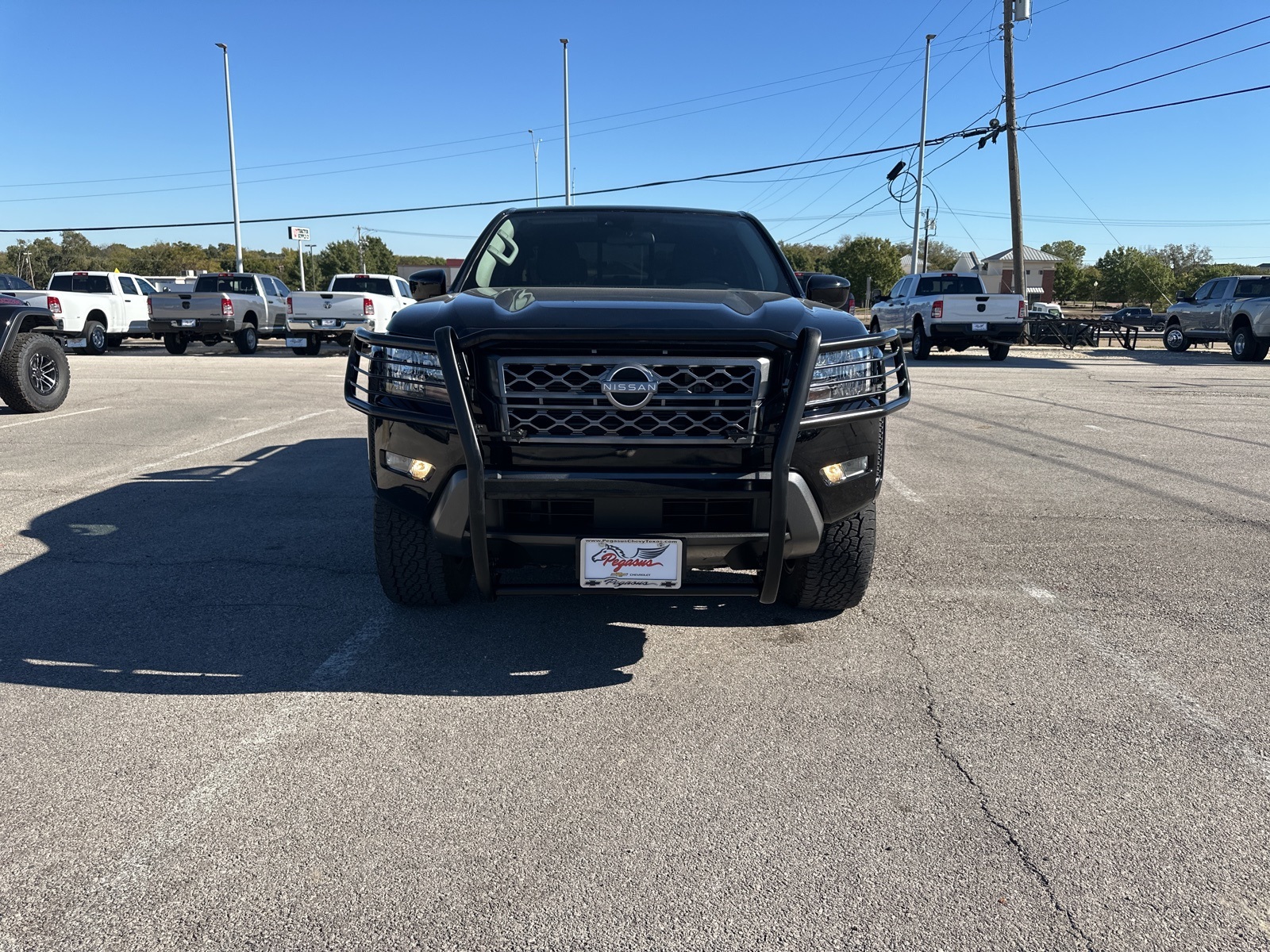 2022 Nissan Frontier SV 2