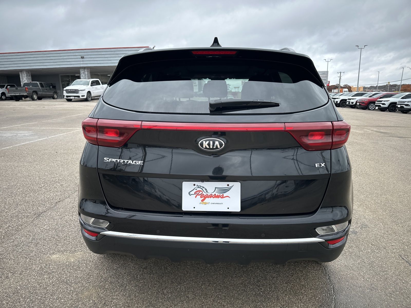 2022 Kia Sportage EX 4