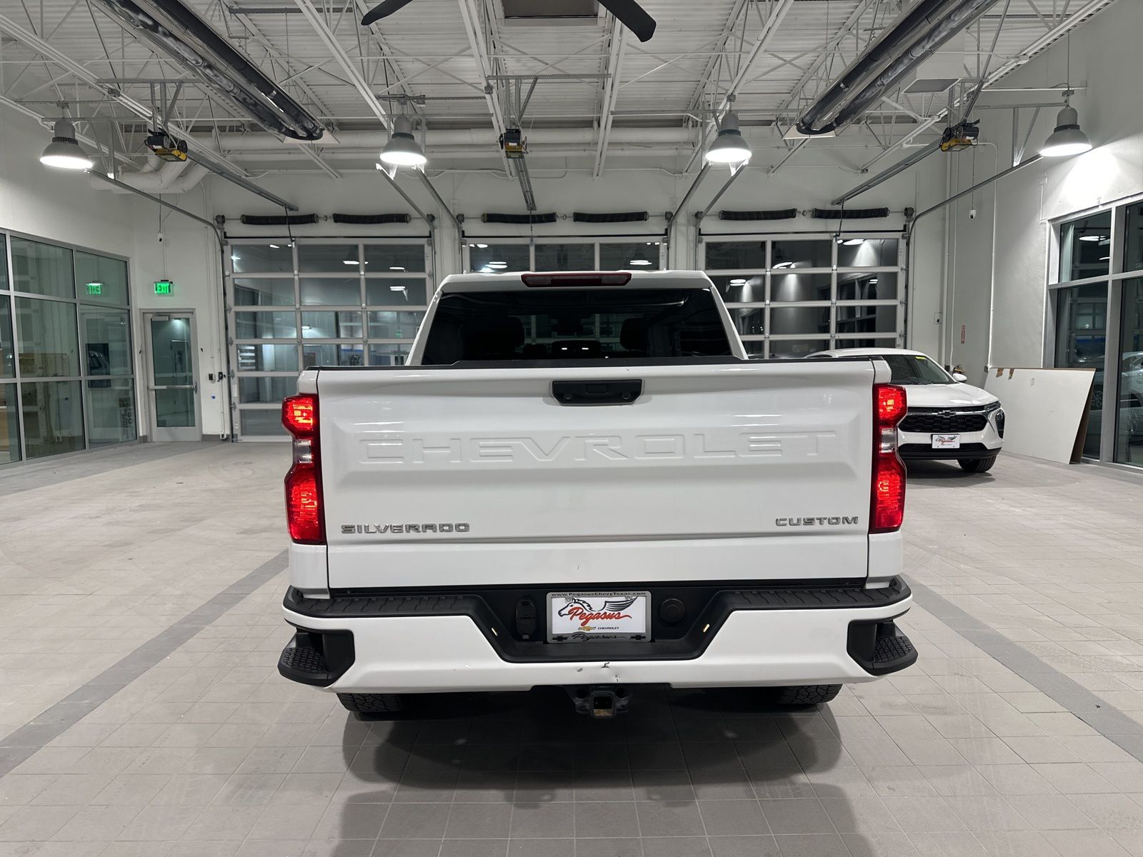 2023 Chevrolet Silverado 1500 Custom 4