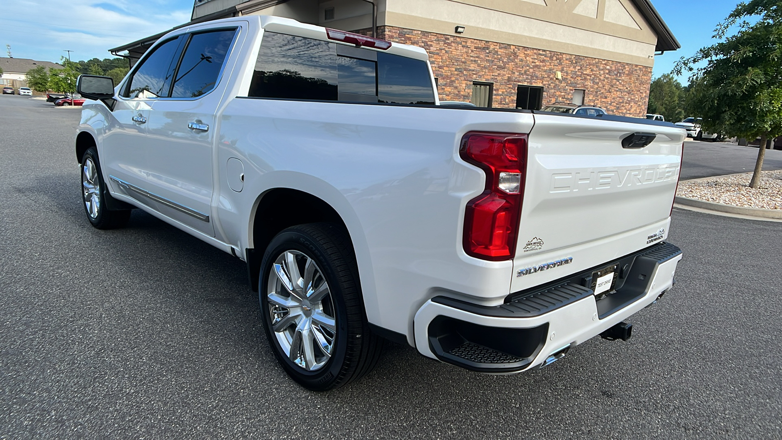 2023 Chevrolet Silverado 1500 High Country 8