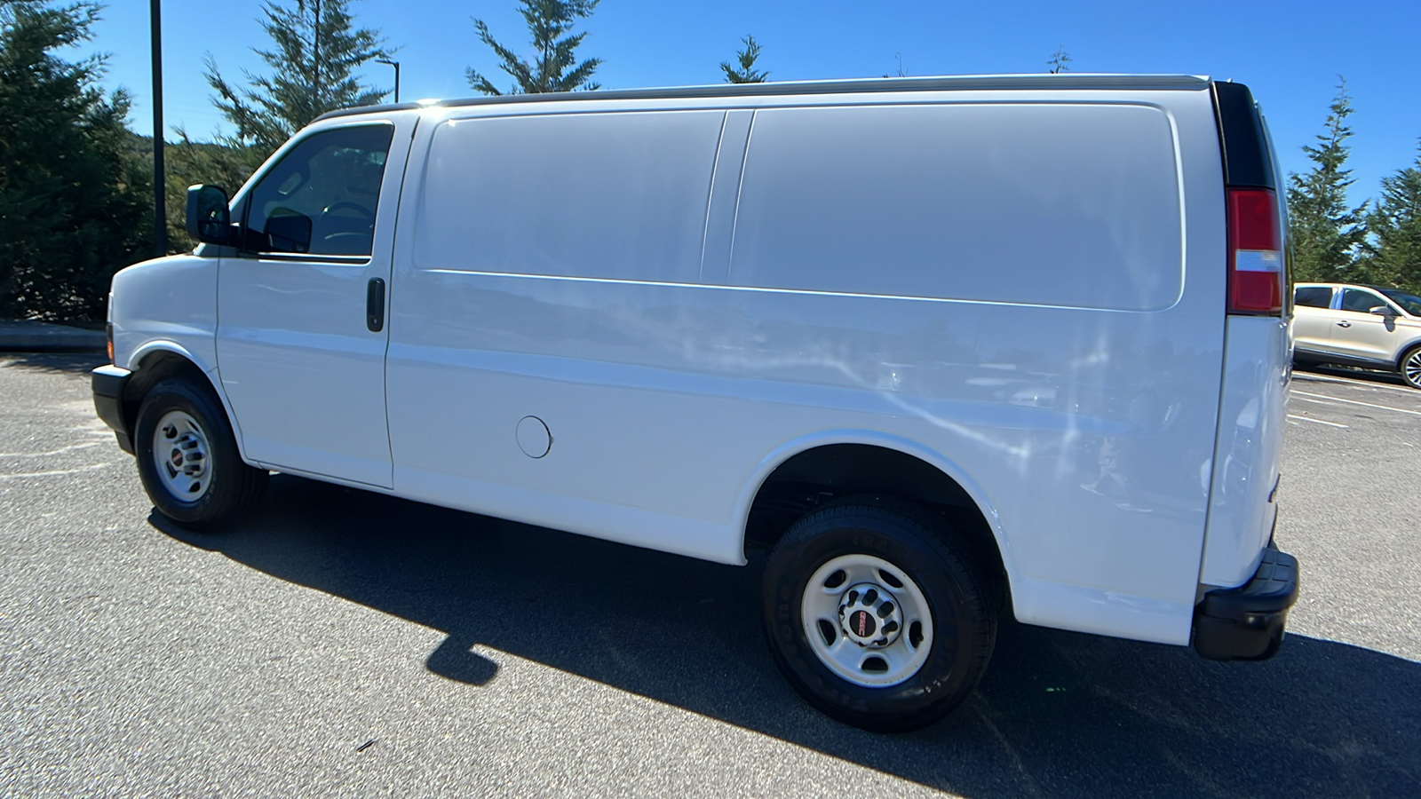 2022 Chevrolet Express Cargo Van Work Van 8