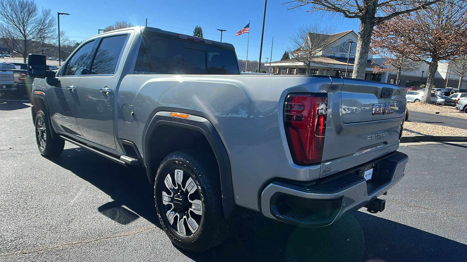 2024 GMC Sierra 2500HD Denali 8