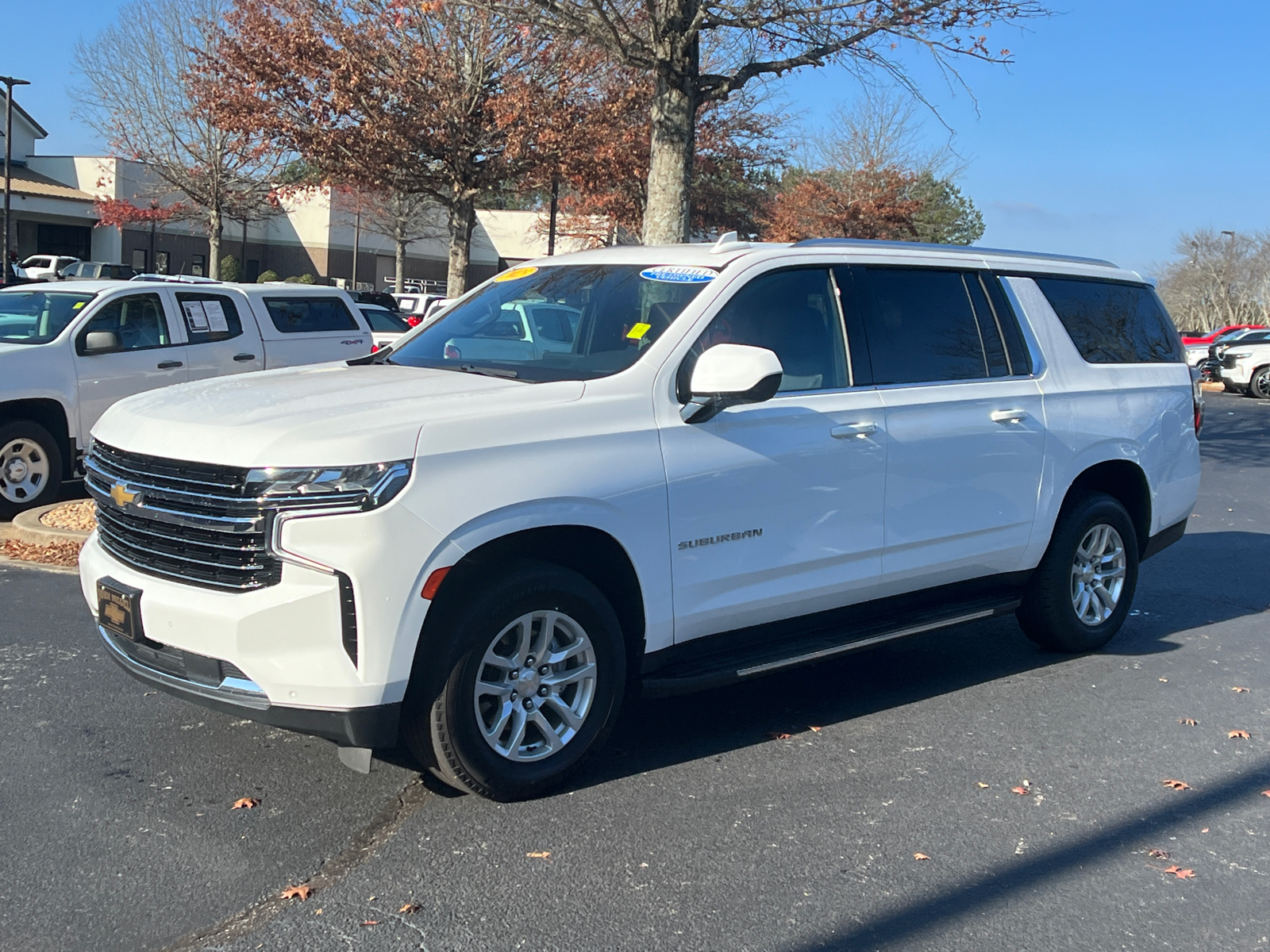 2023 Chevrolet Suburban LT 1