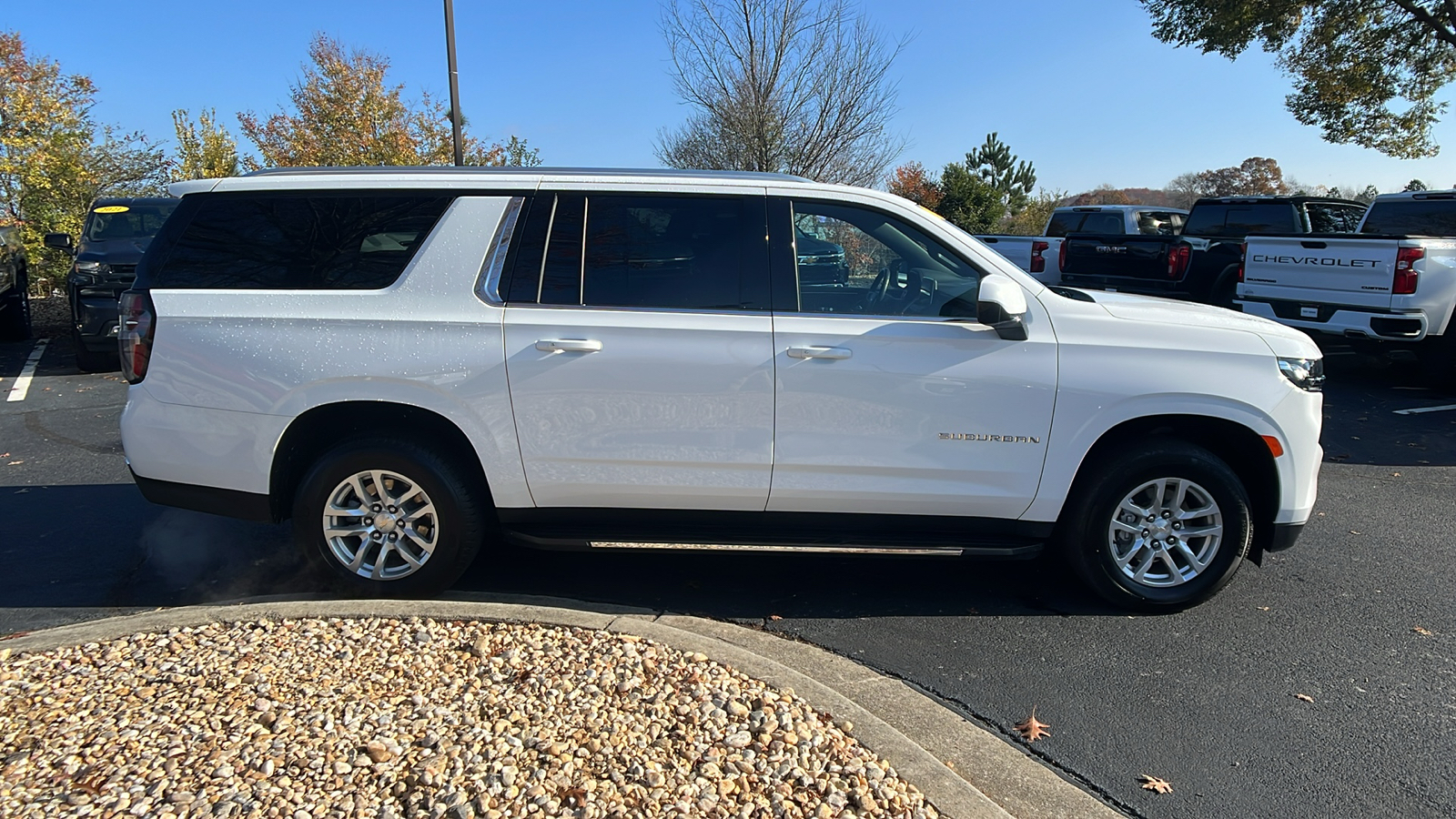 2023 Chevrolet Suburban LT 5