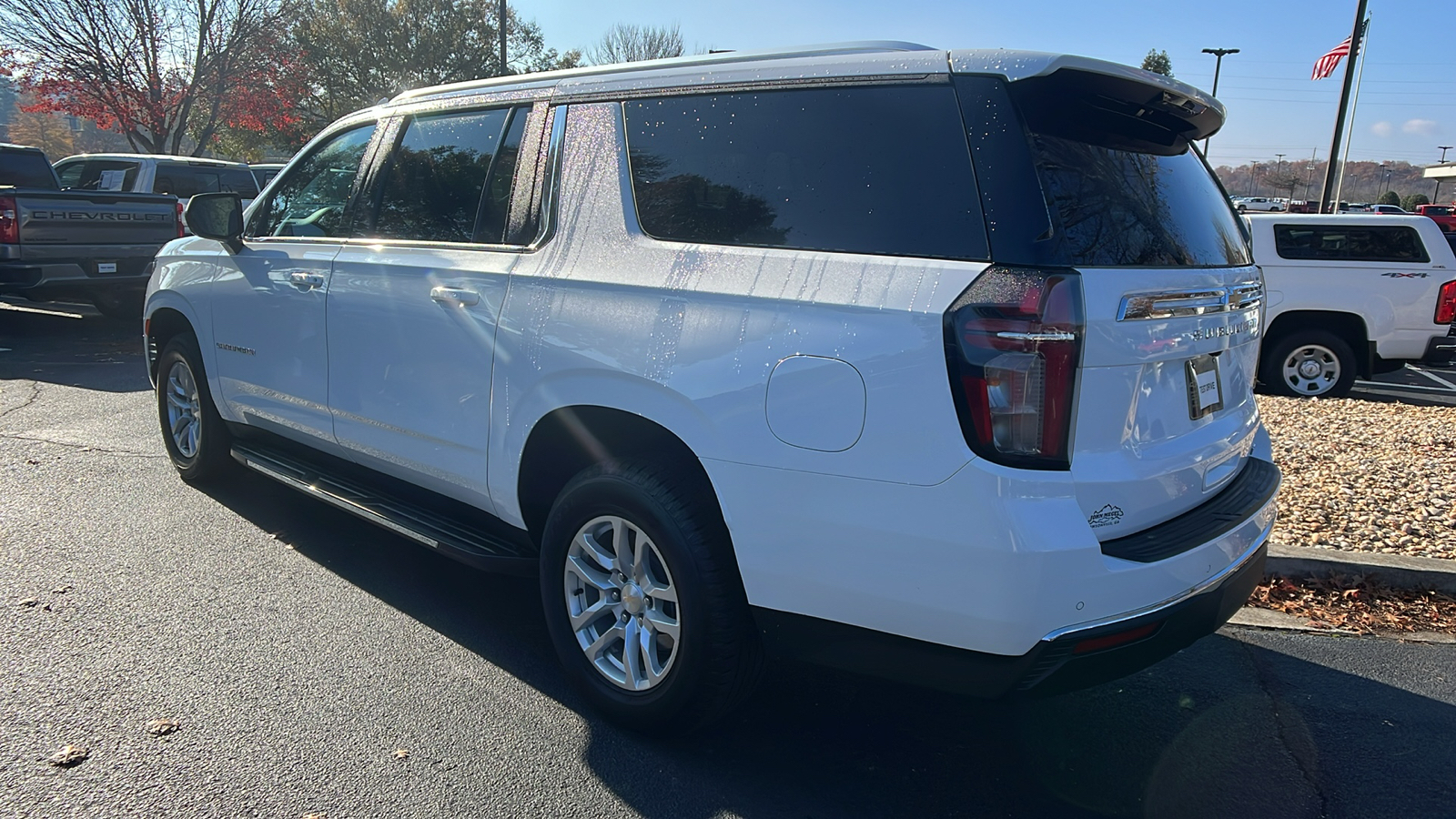 2023 Chevrolet Suburban LT 8