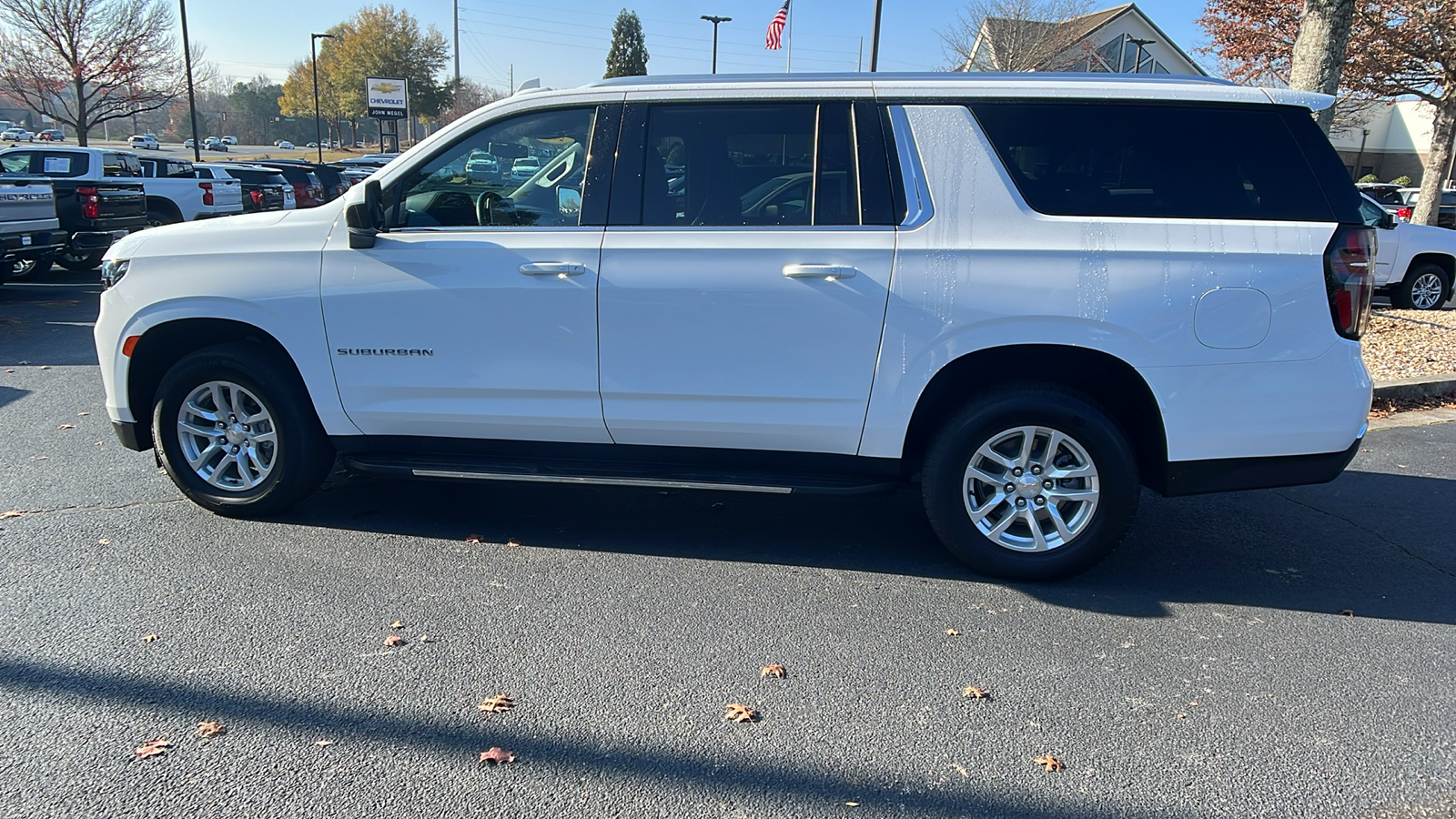 2023 Chevrolet Suburban LT 9