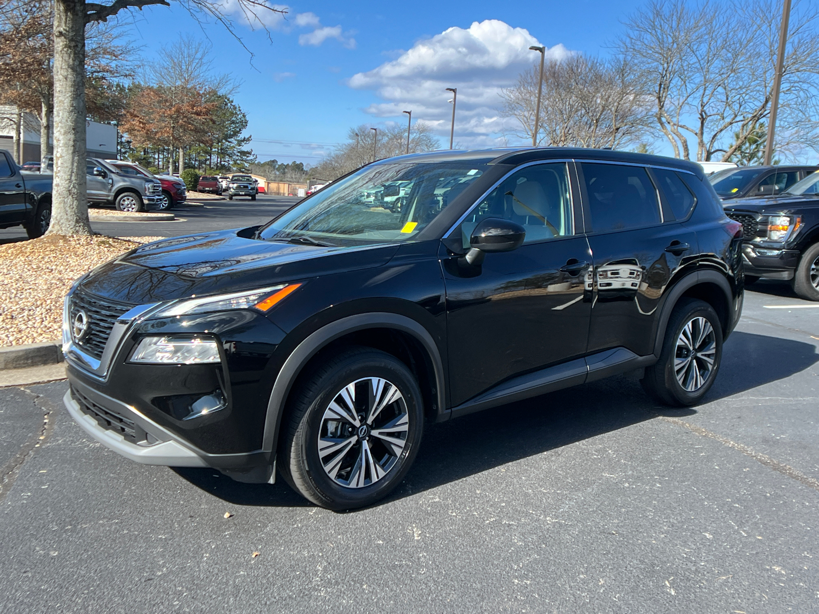 2023 Nissan Rogue SV 1