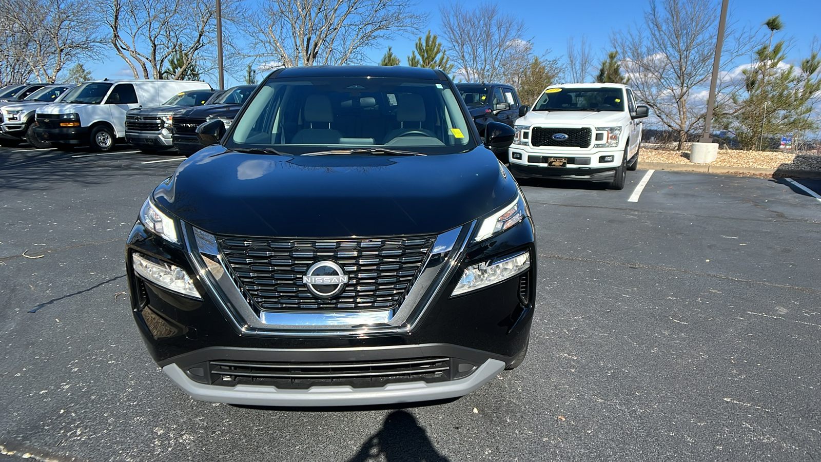 2023 Nissan Rogue SV 3