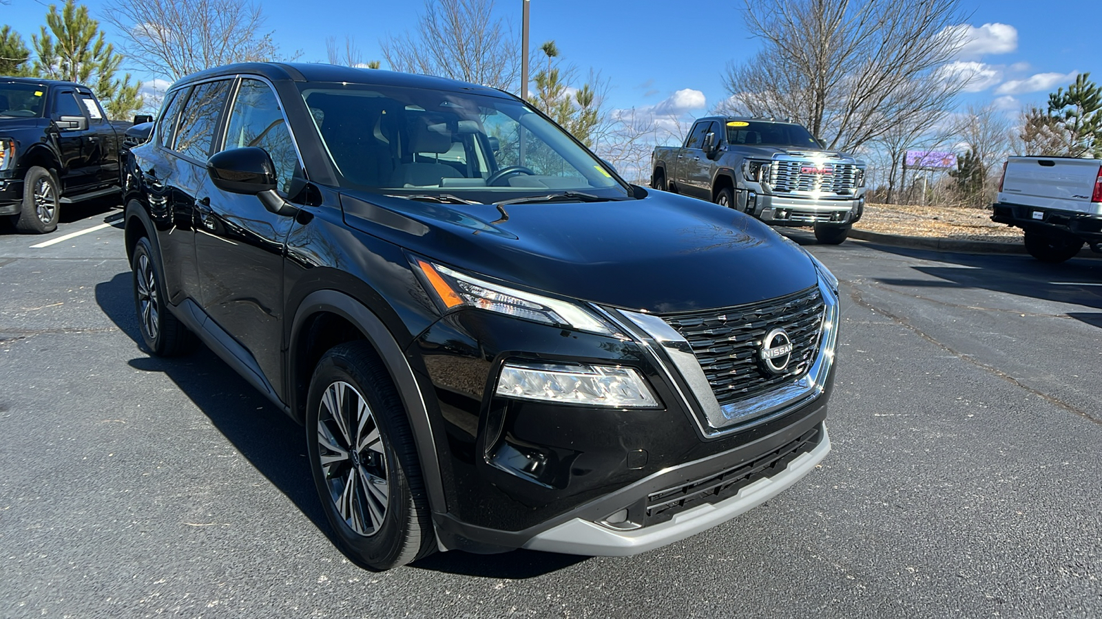 2023 Nissan Rogue SV 4