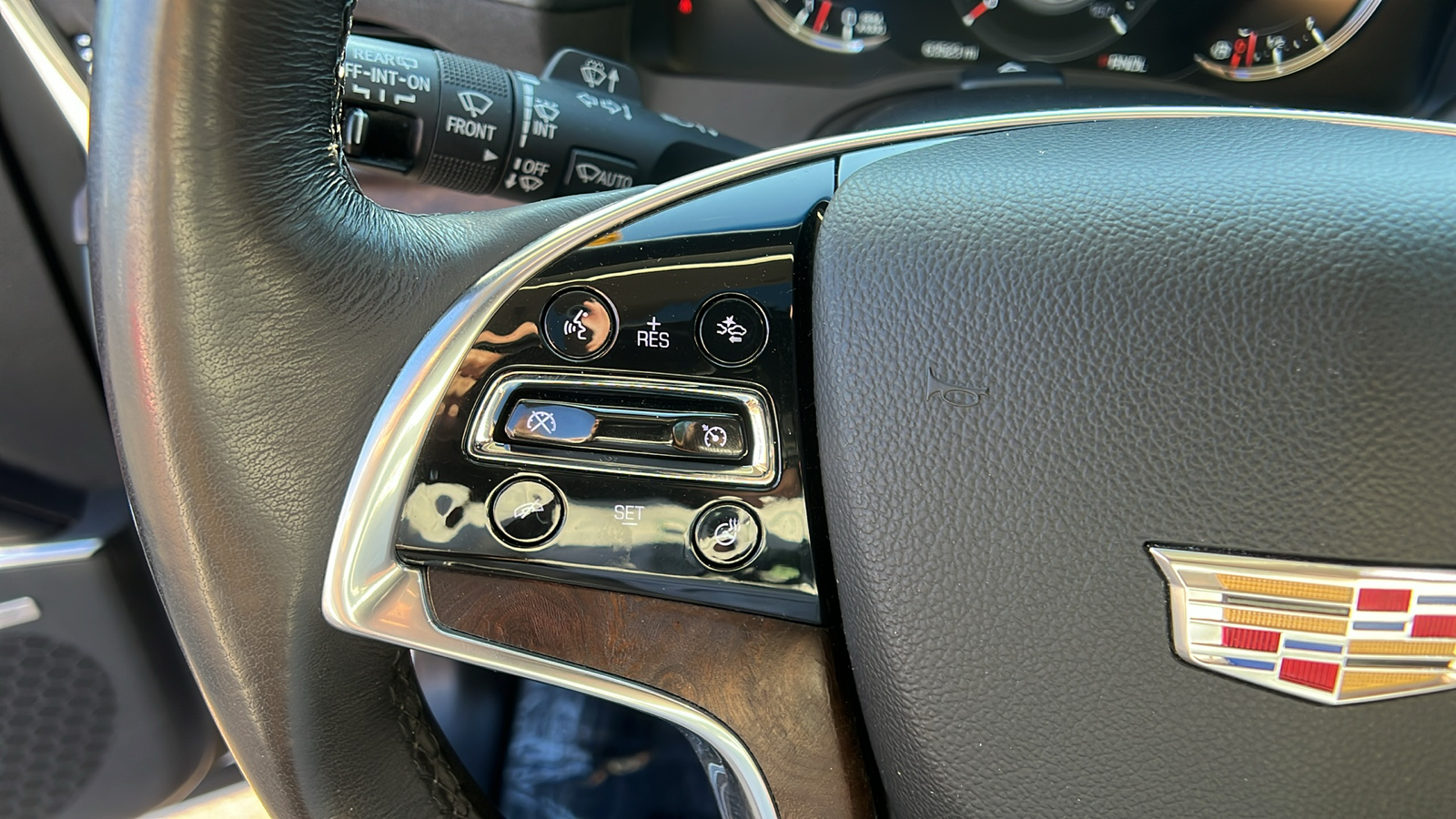 2019 Cadillac Escalade Premium Luxury 25